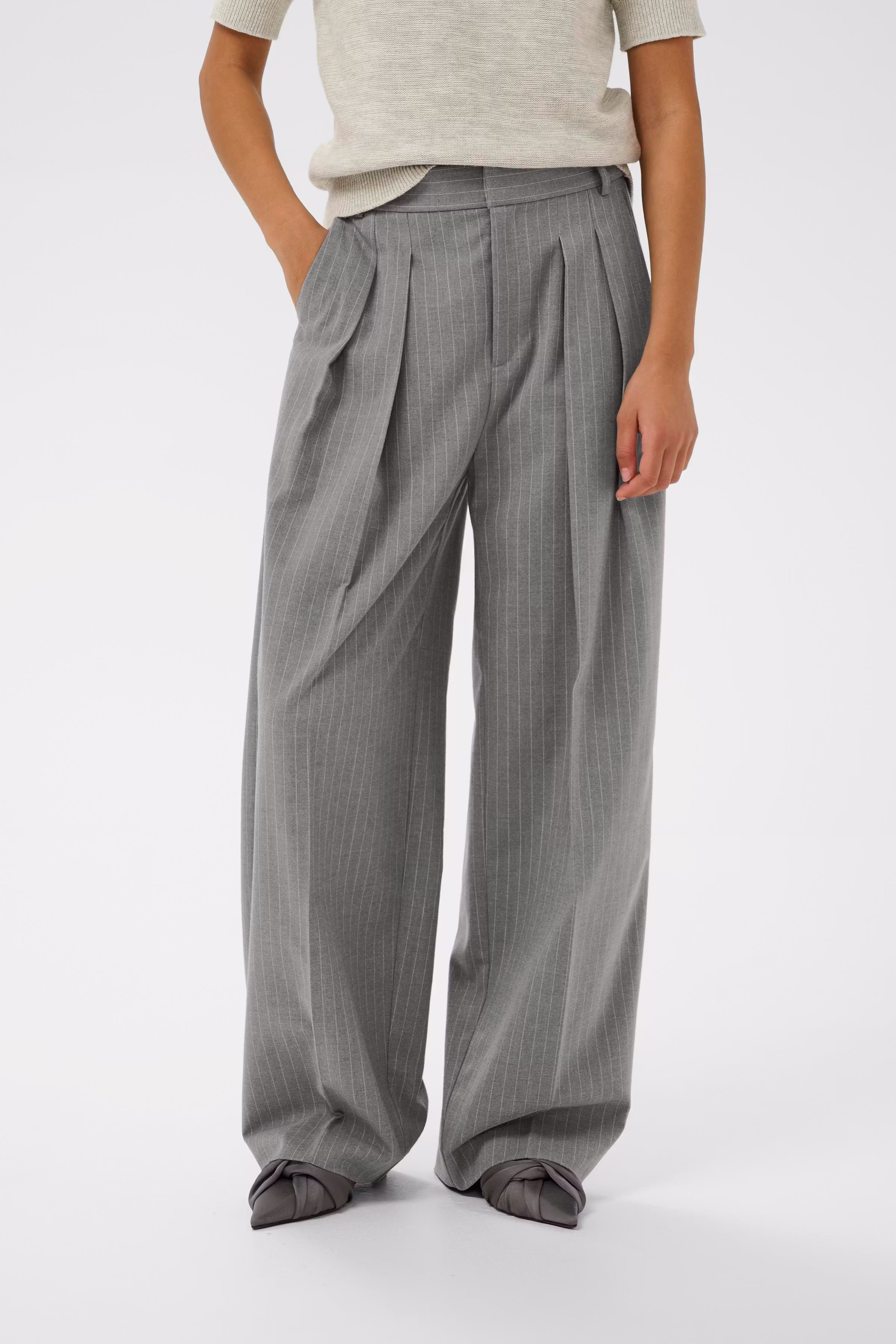 HOSANNAIW Trousers LOOKBOOK FRONT 30112224-300285