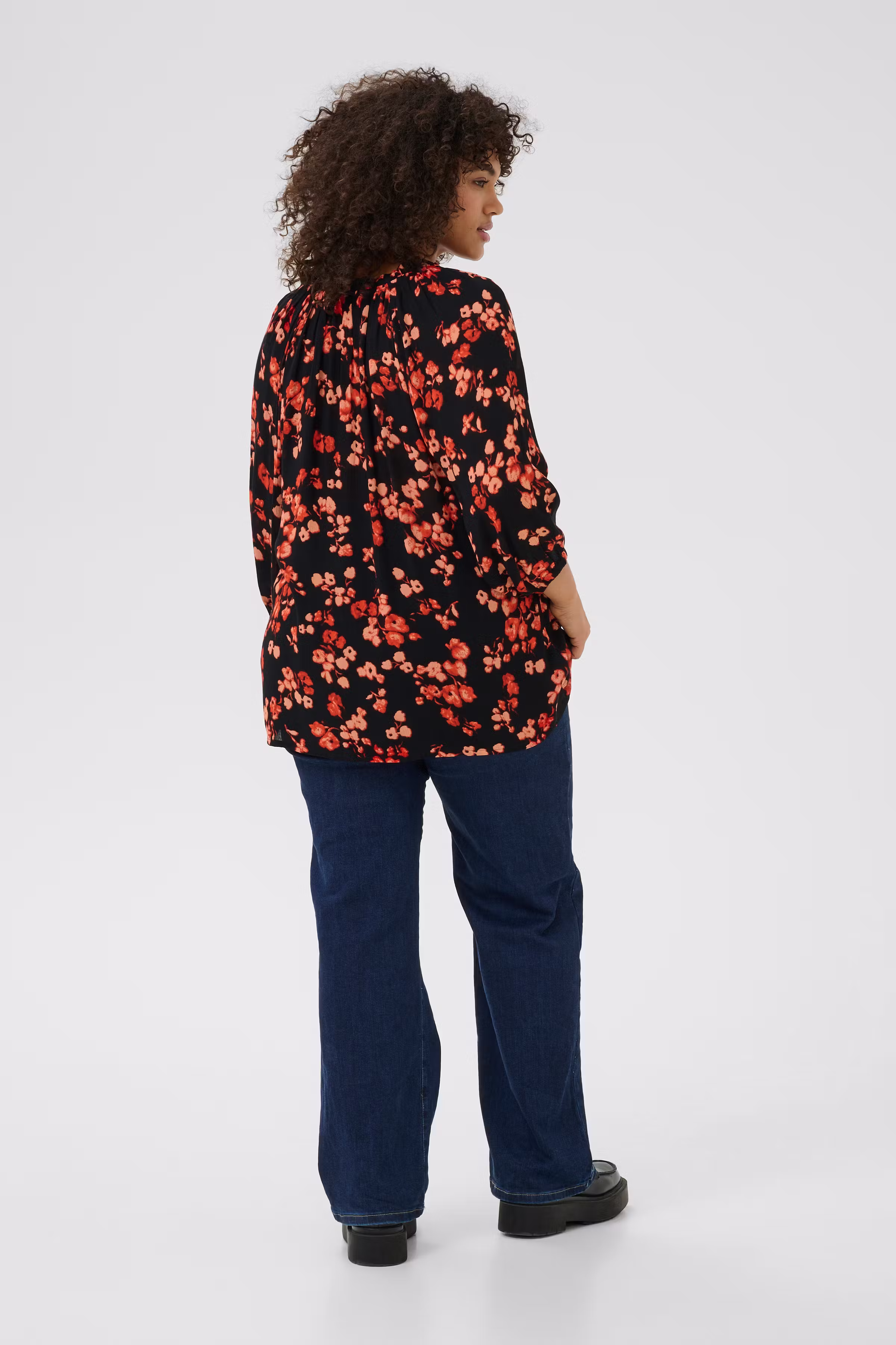 KCtrine Blouse LOOKBOOK BACK 10583315-107786