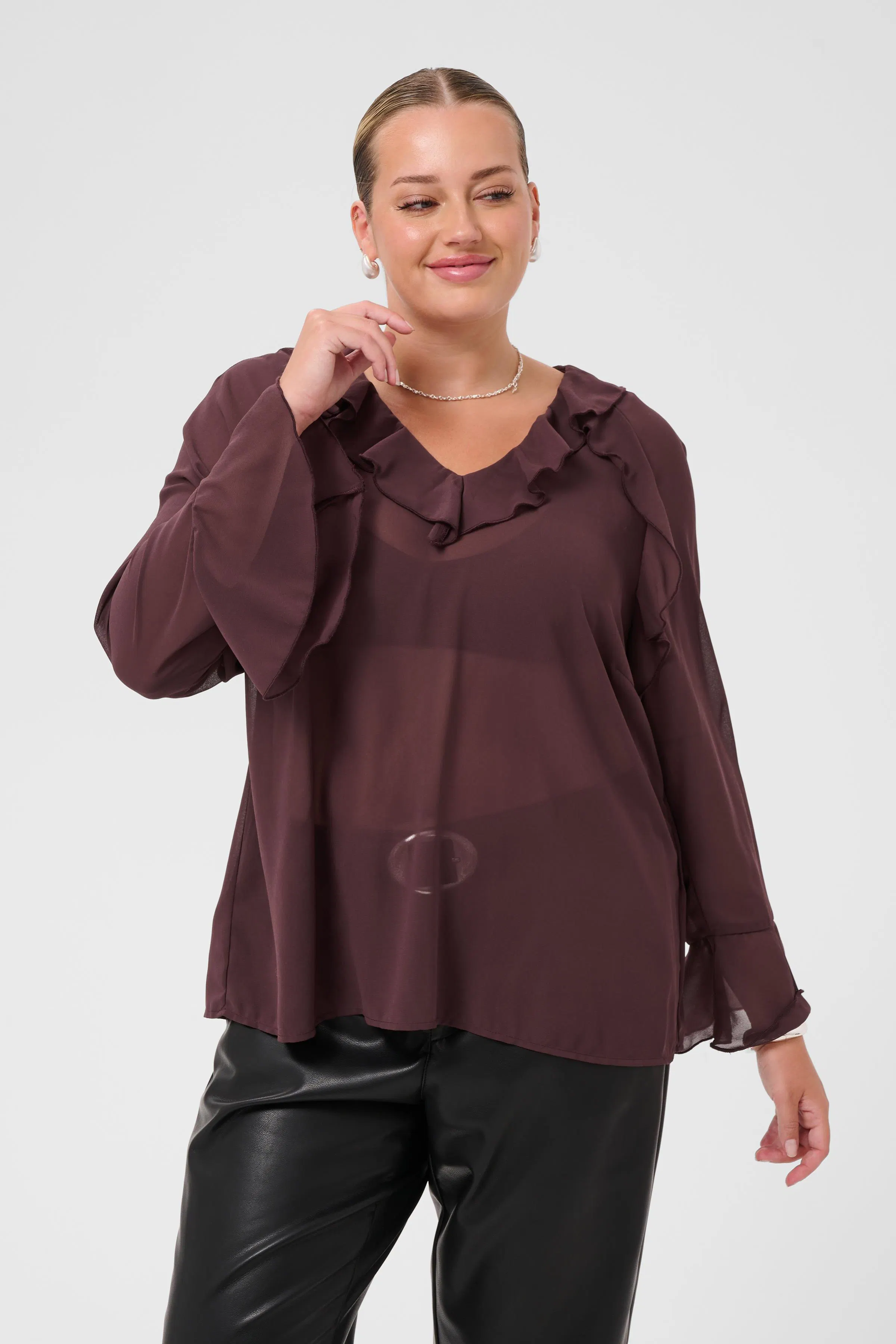 KCestha Blouse LOOKBOOK FRONT 10584361-191619