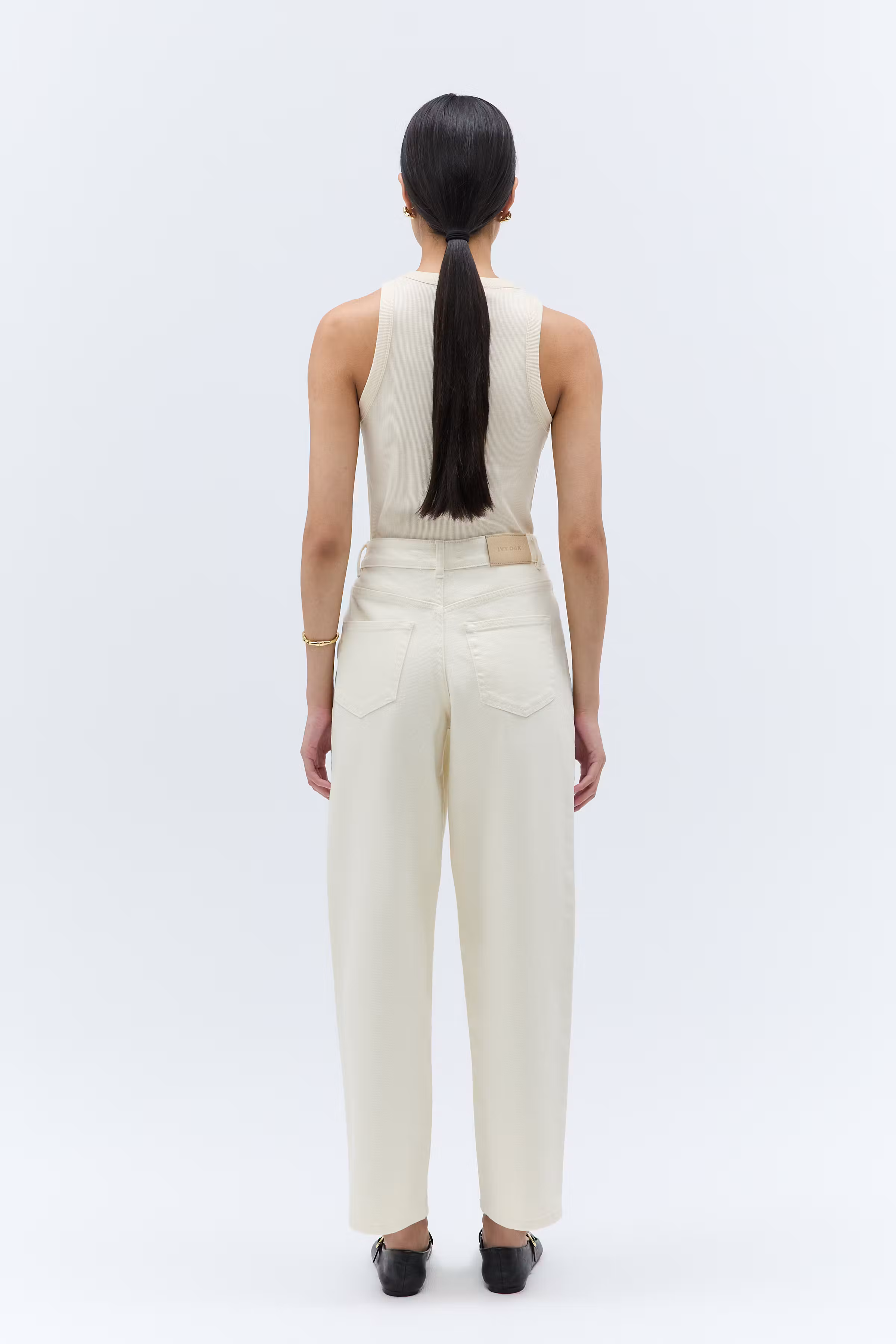 IOPETRA JEANS LOOKBOOK BACK 30600612-WH011