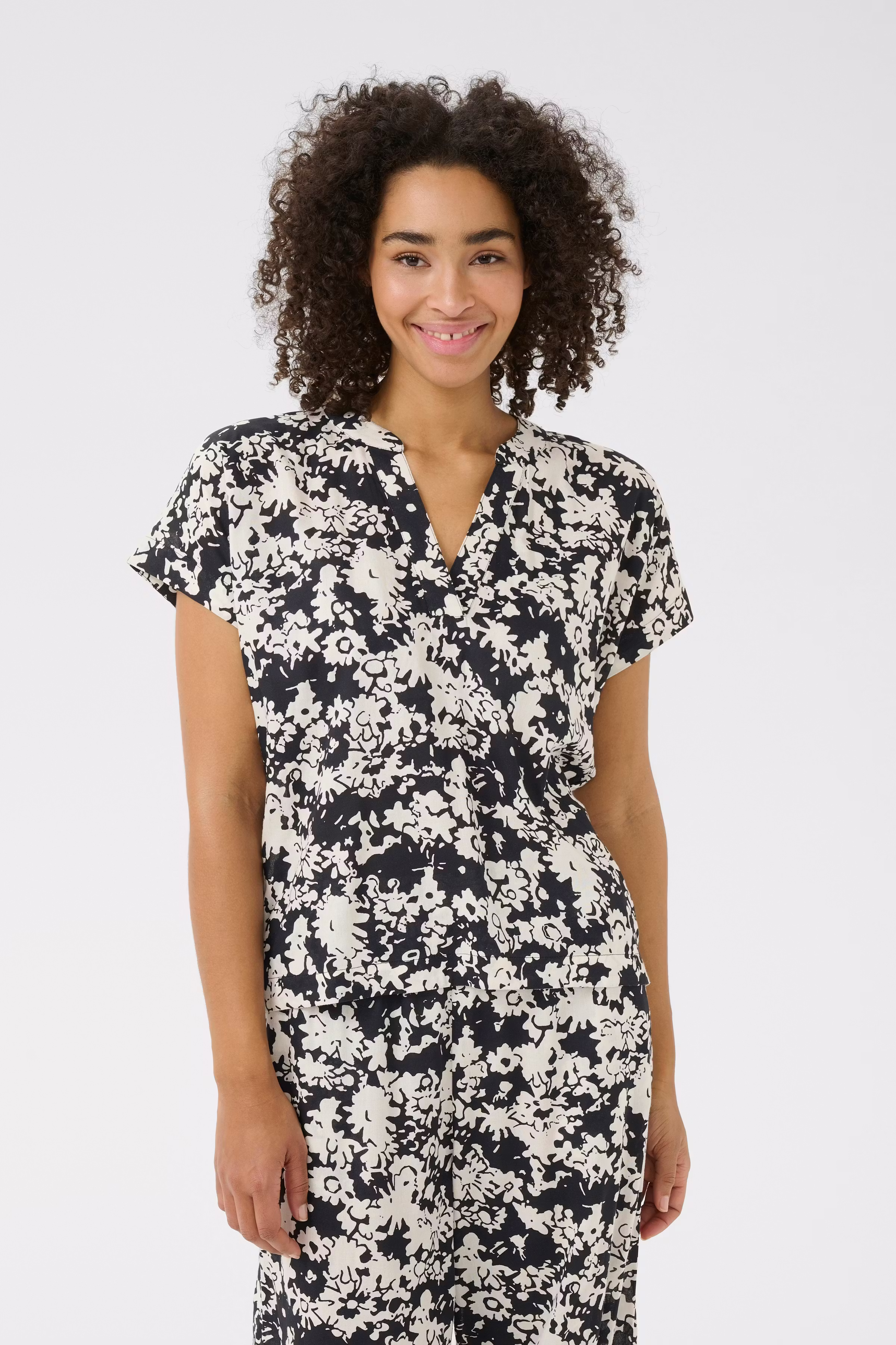 BPliah Blus LOOKBOOK FRONT 10590941-107507B