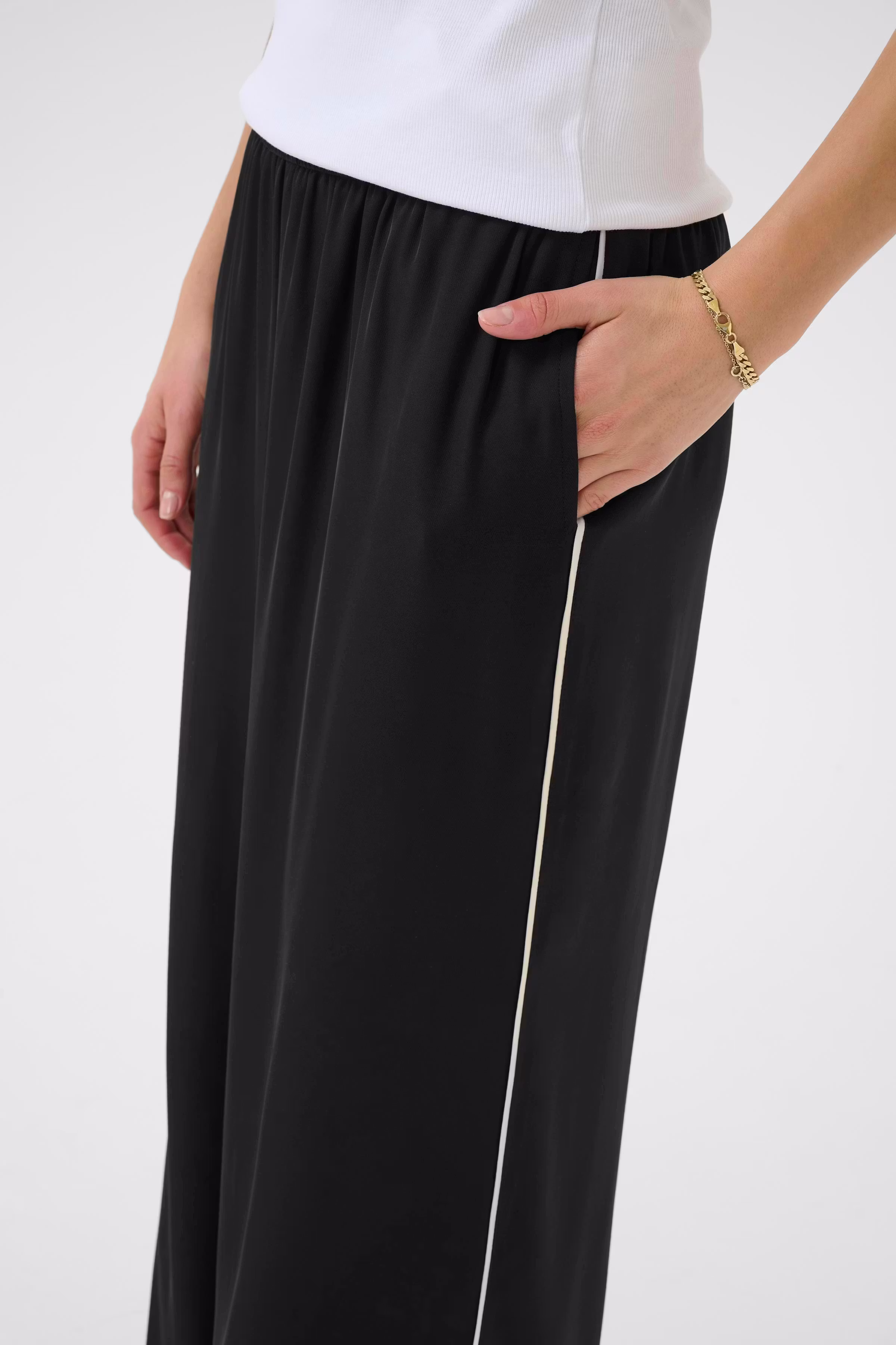 KAtessa Hose LOOKBOOK DETAIL 10510245-100121