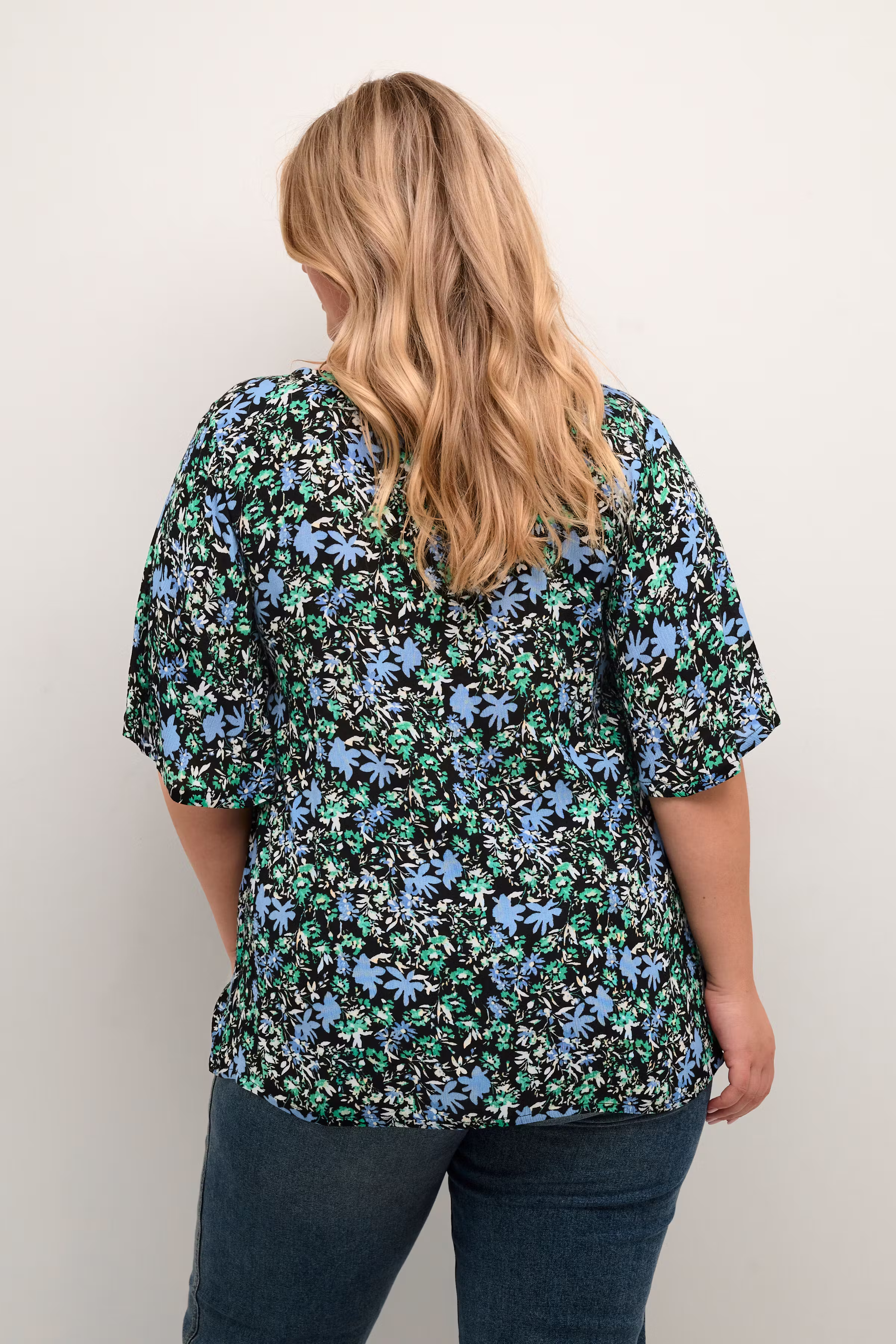 KCmiana Blouse LOOKBOOK BACK 10582061-105317