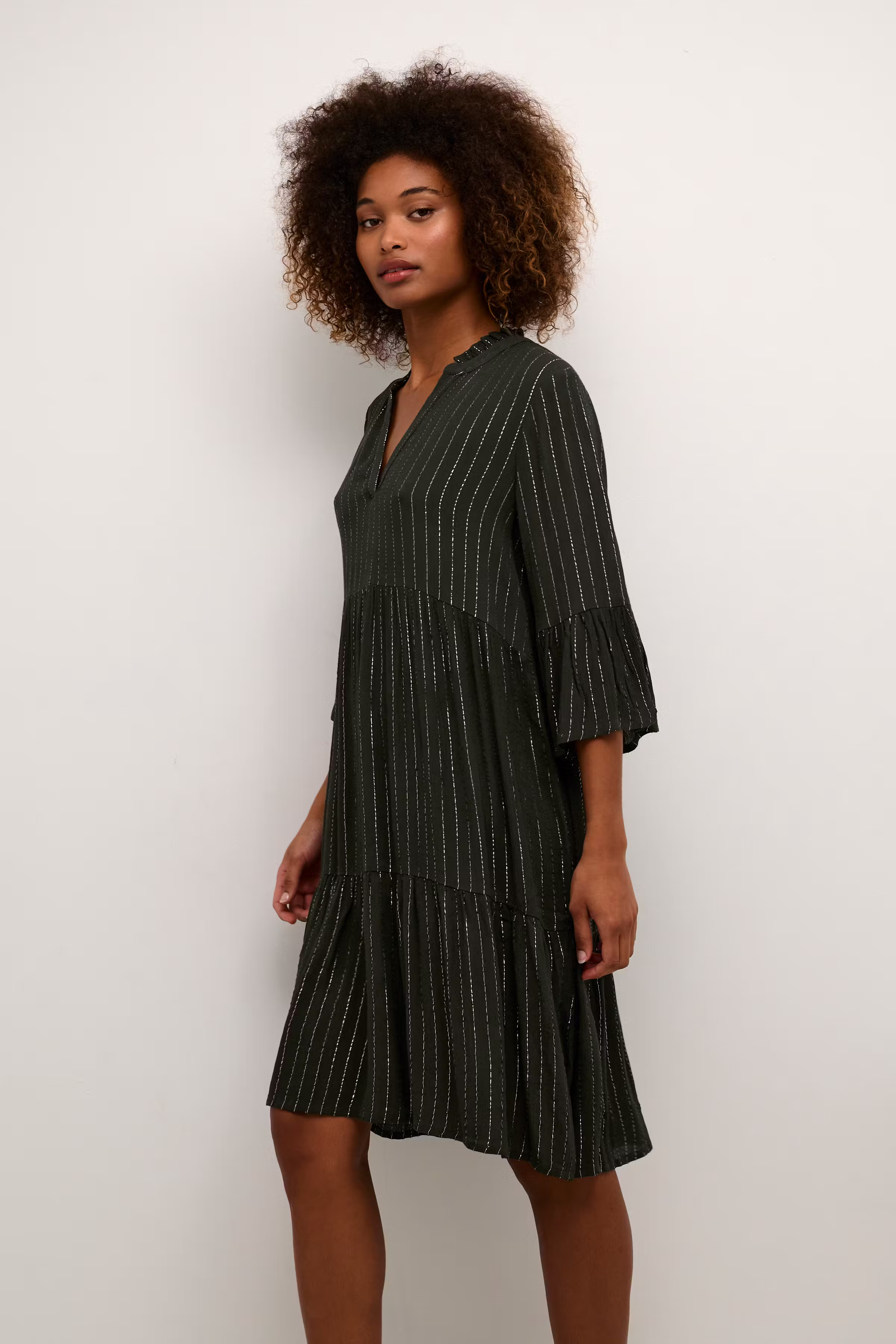 KAliv Glimmerkjole LOOKBOOK FRONT 10552164-105095