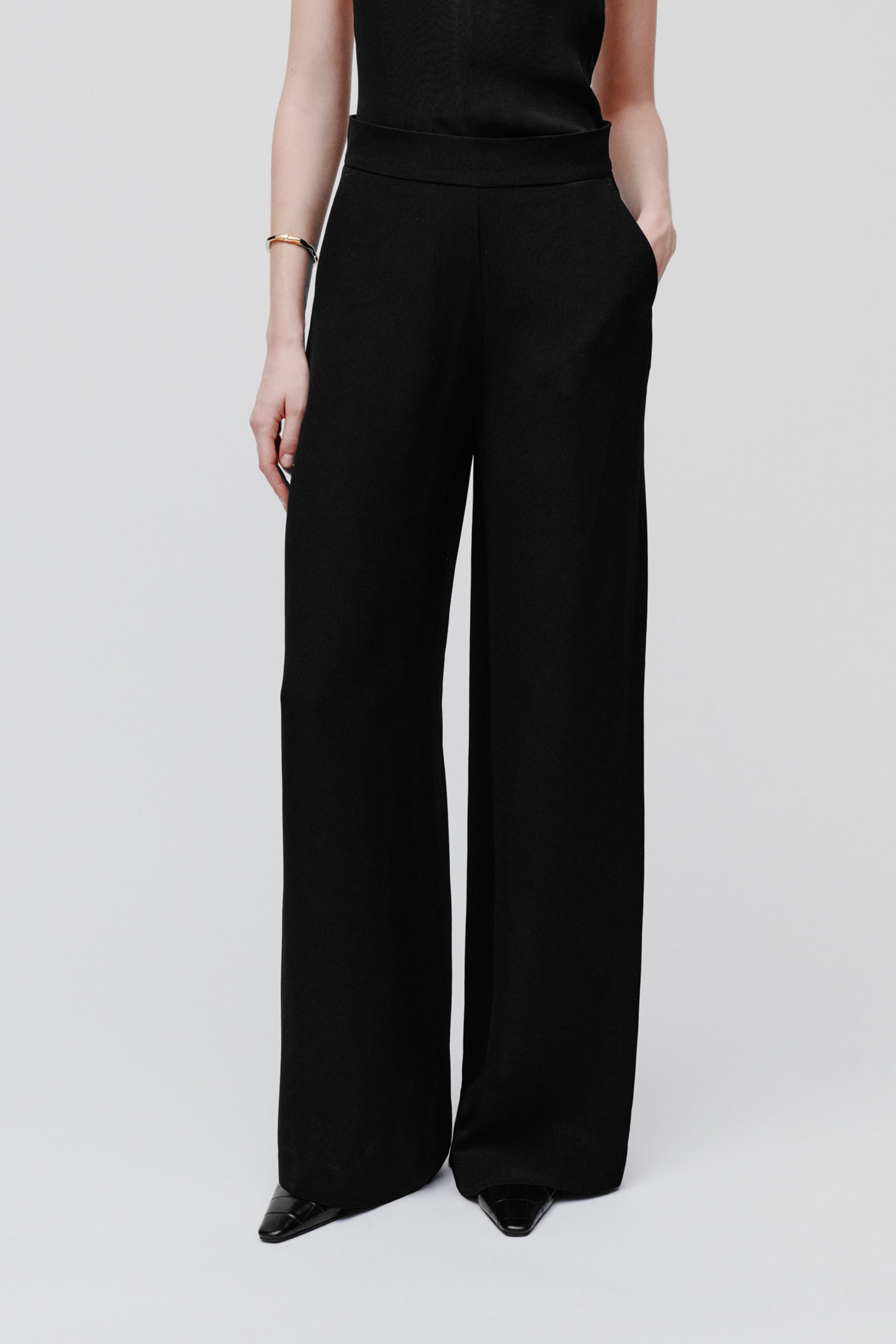 IOPhiline Trousers LOOKBOOK FRONT 30600626-BK999