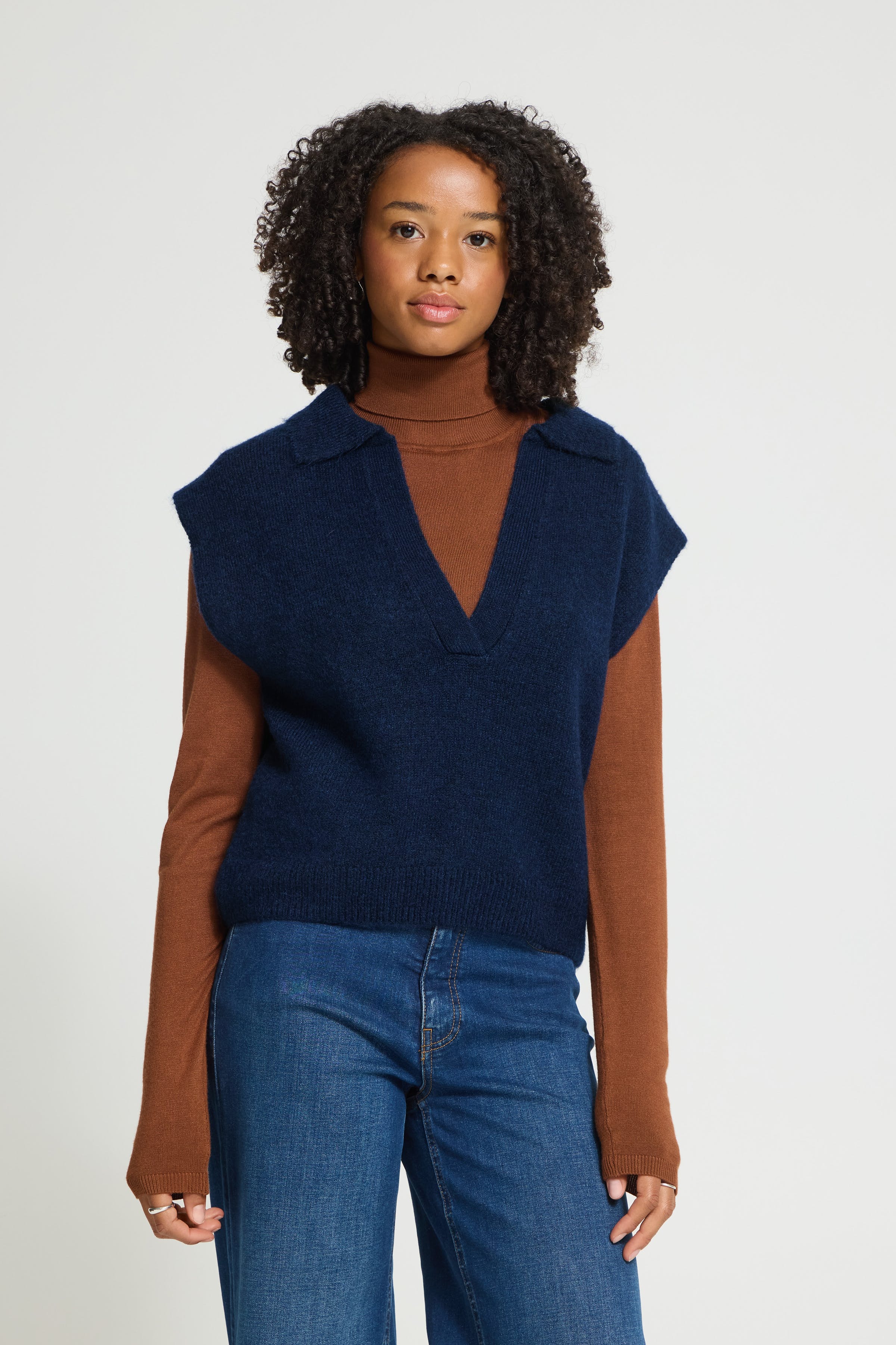 IHPOVOKE Strik vest LOOKBOOK FRONT 20125164-193939