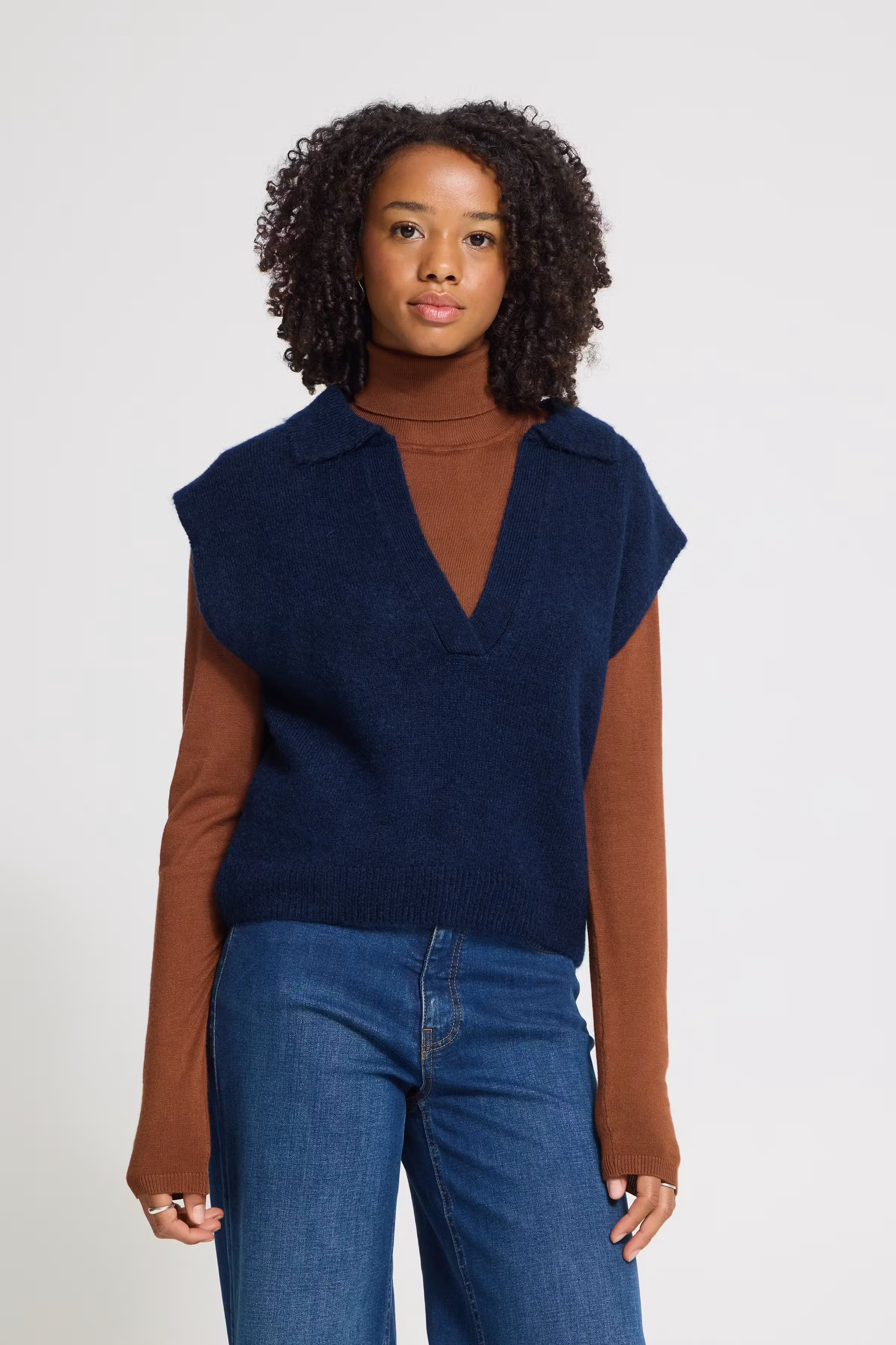 IHPOVOKE Strikket vest LOOKBOOK FRONT 20125164-193939
