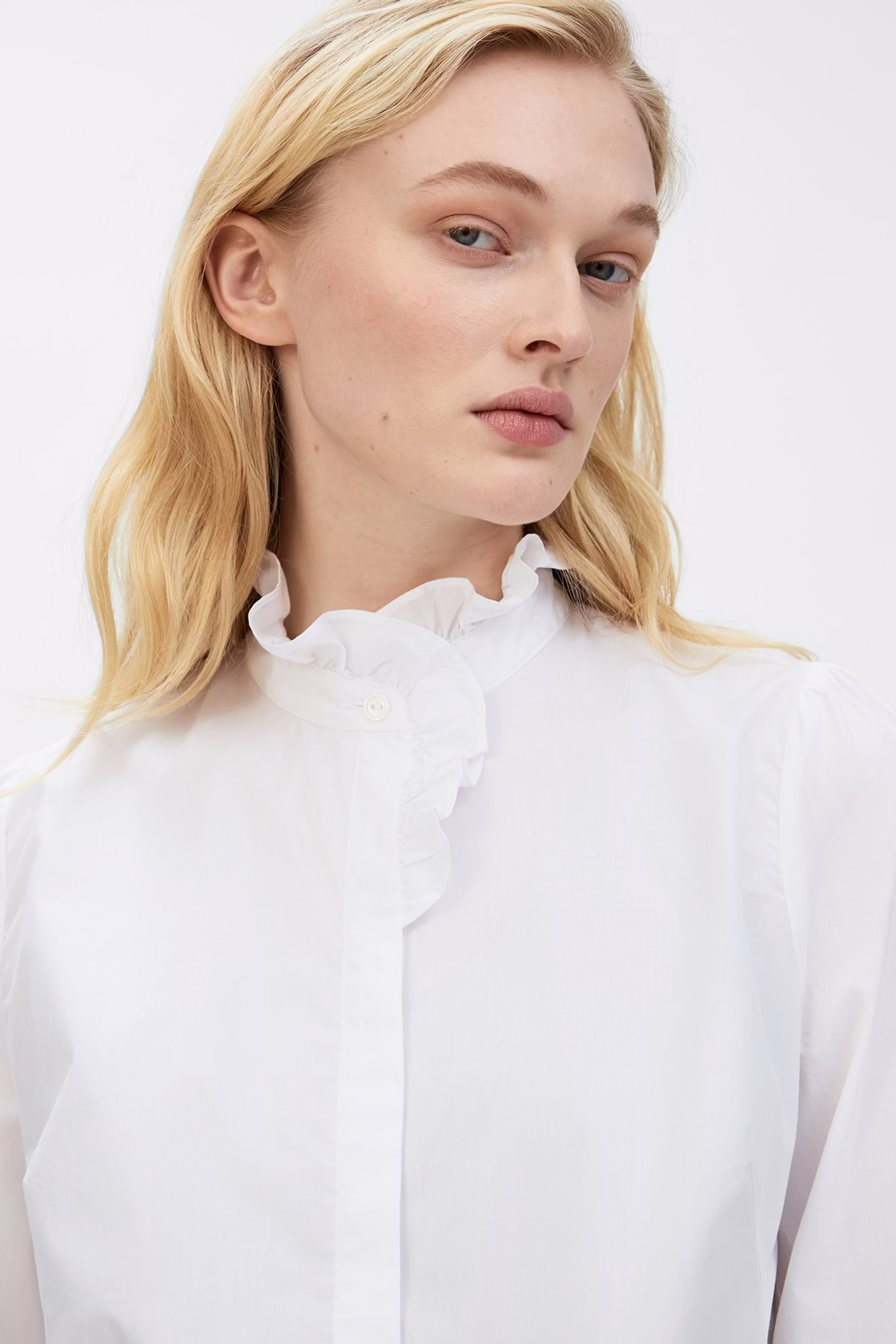 ESTELLE Blouse LOOKBOOK FRONT 30600269-WH001