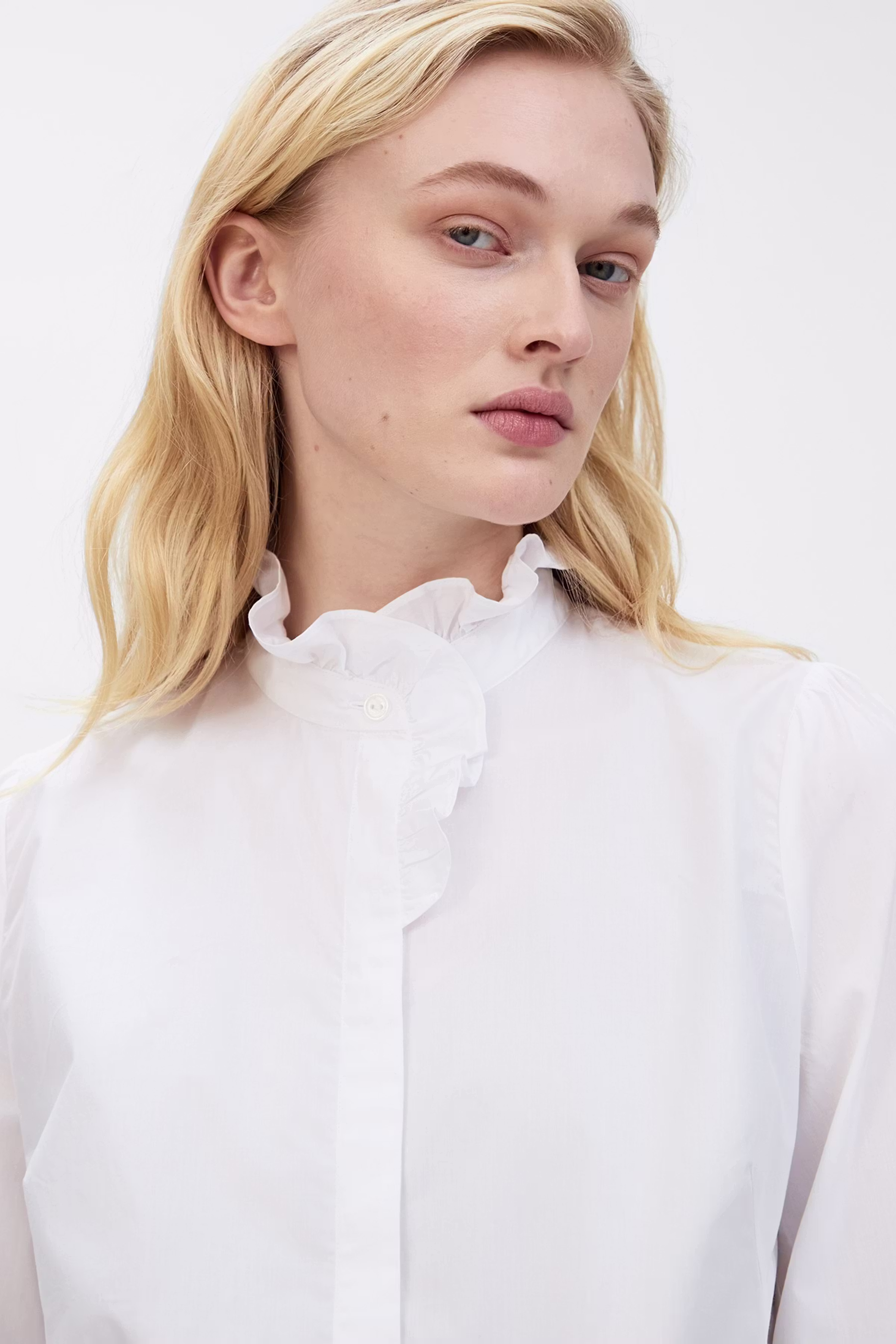 IOESTELLE Bluse LOOKBOOK FRONT 30600269-WH001