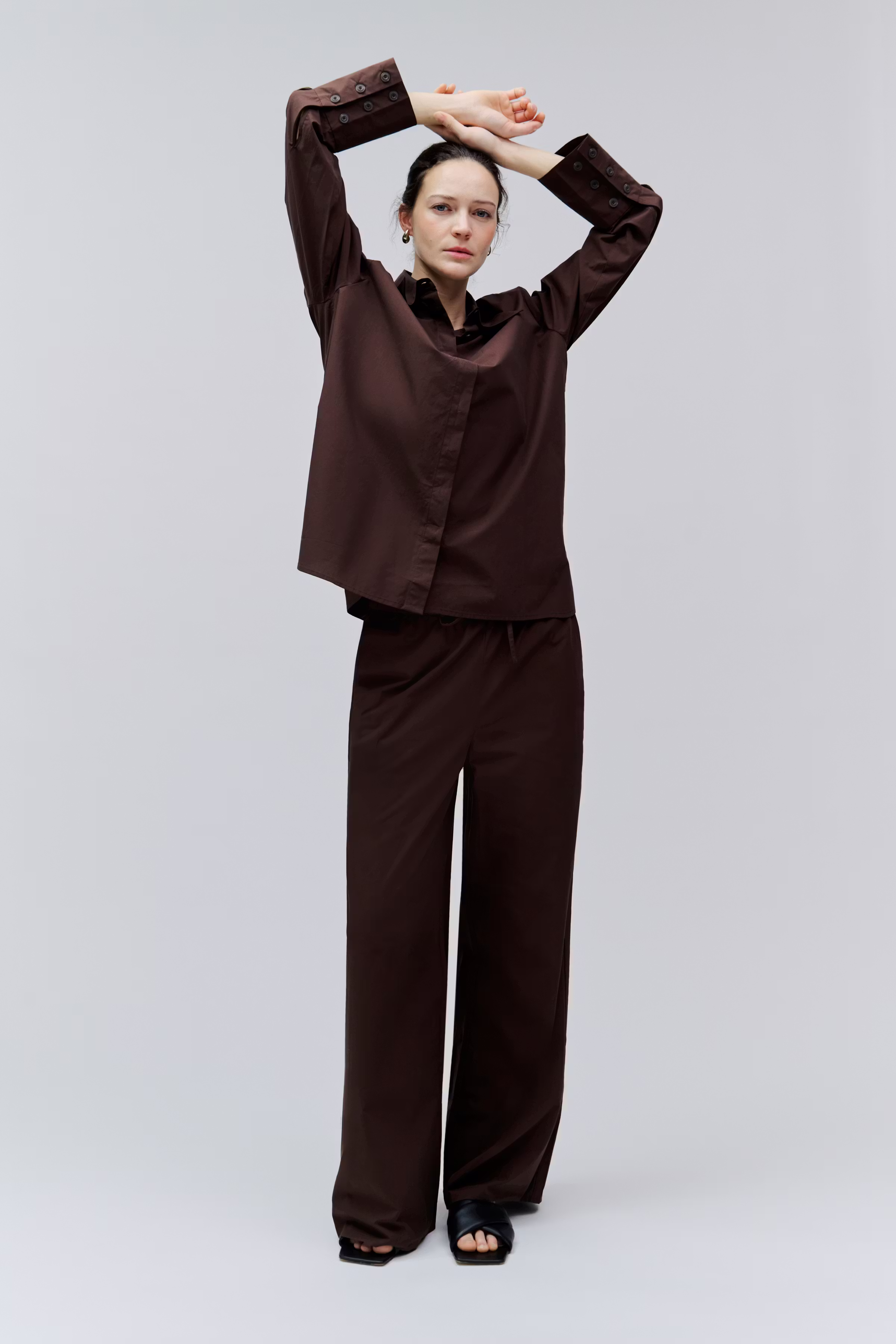 Pia Hose LOOKBOOK FRONT 30600647-BR280