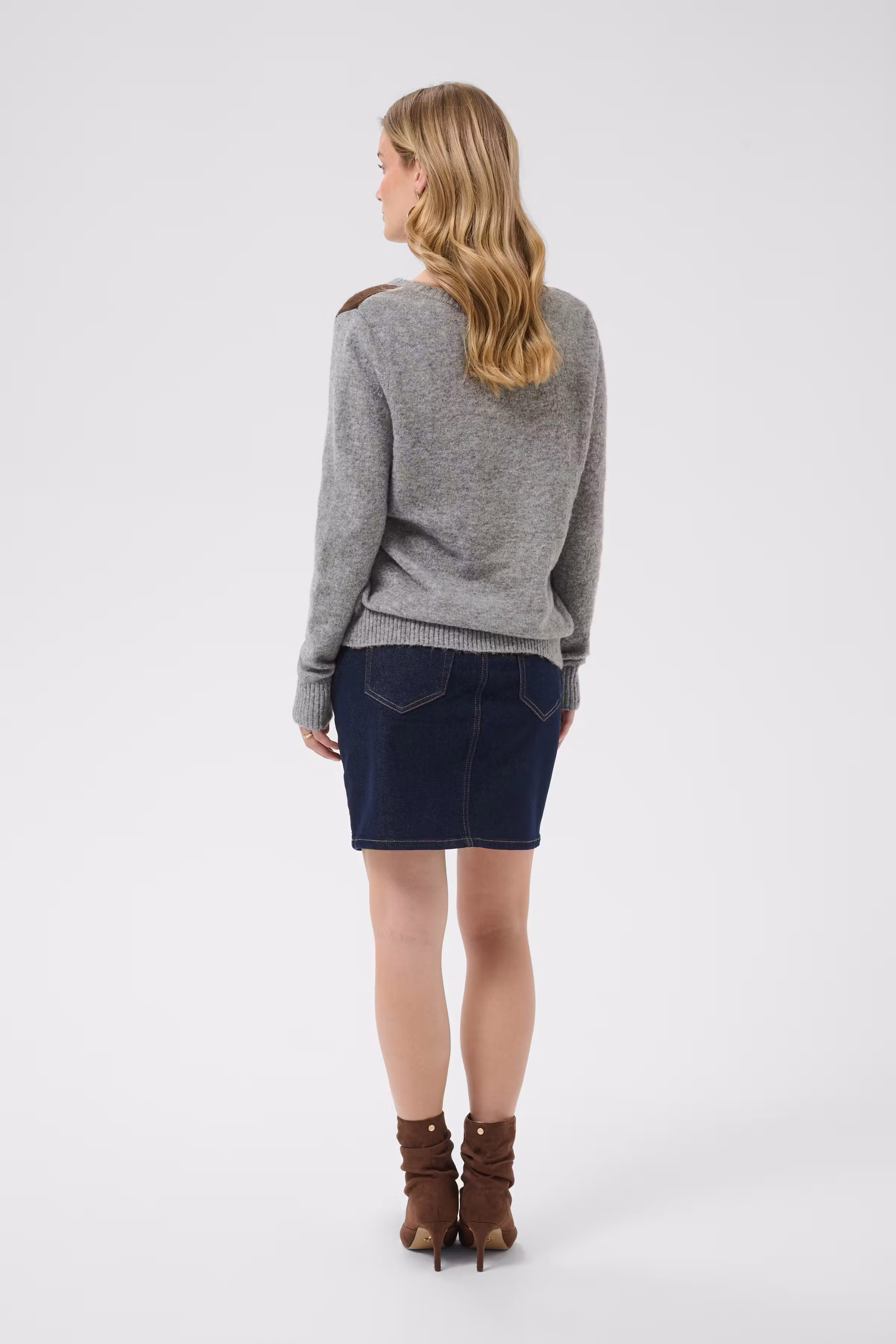 CRHope Pullover LOOKBOOK BACK 10615298-100391