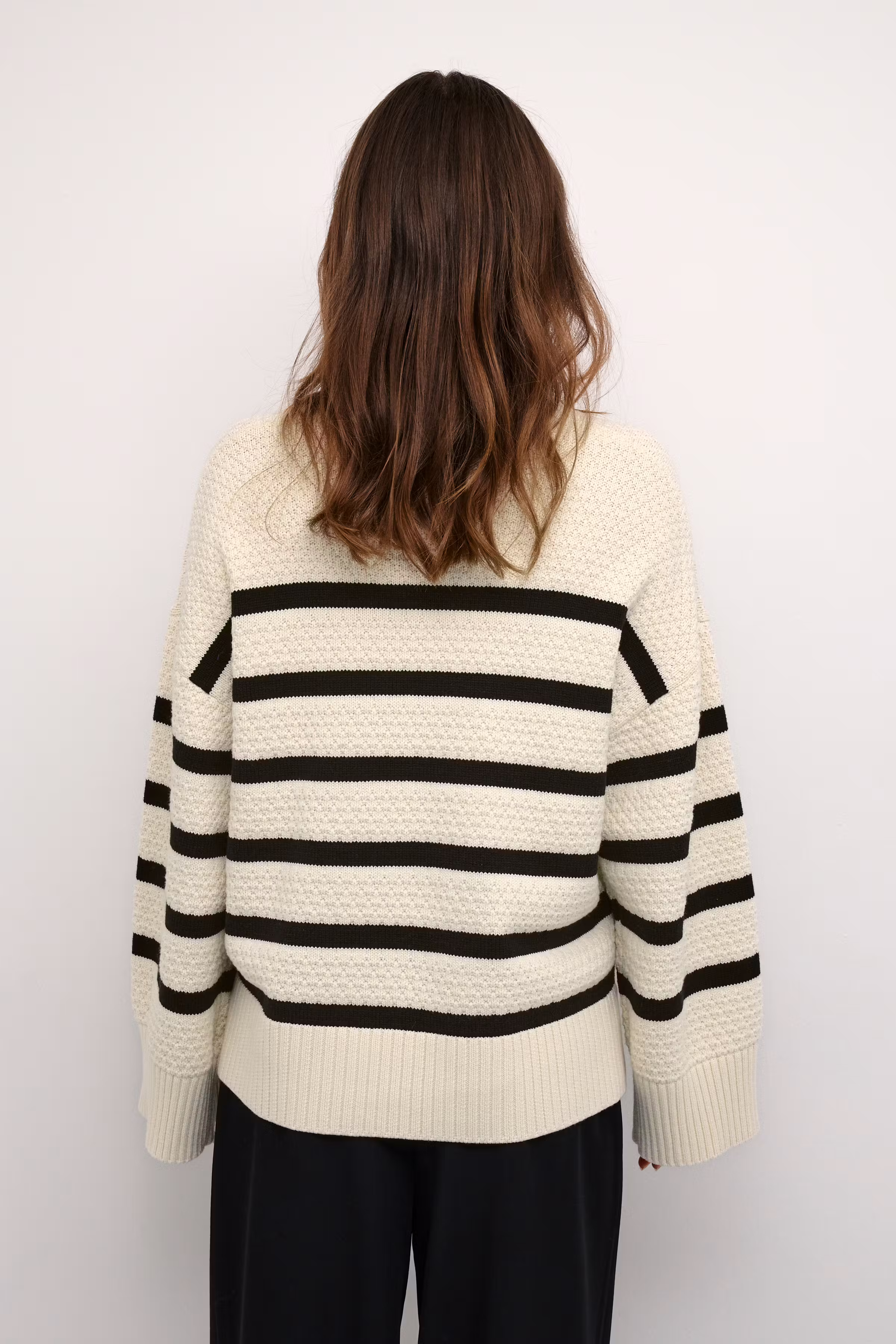 CRSoffie Pullover LOOKBOOK BACK 10613110-106770