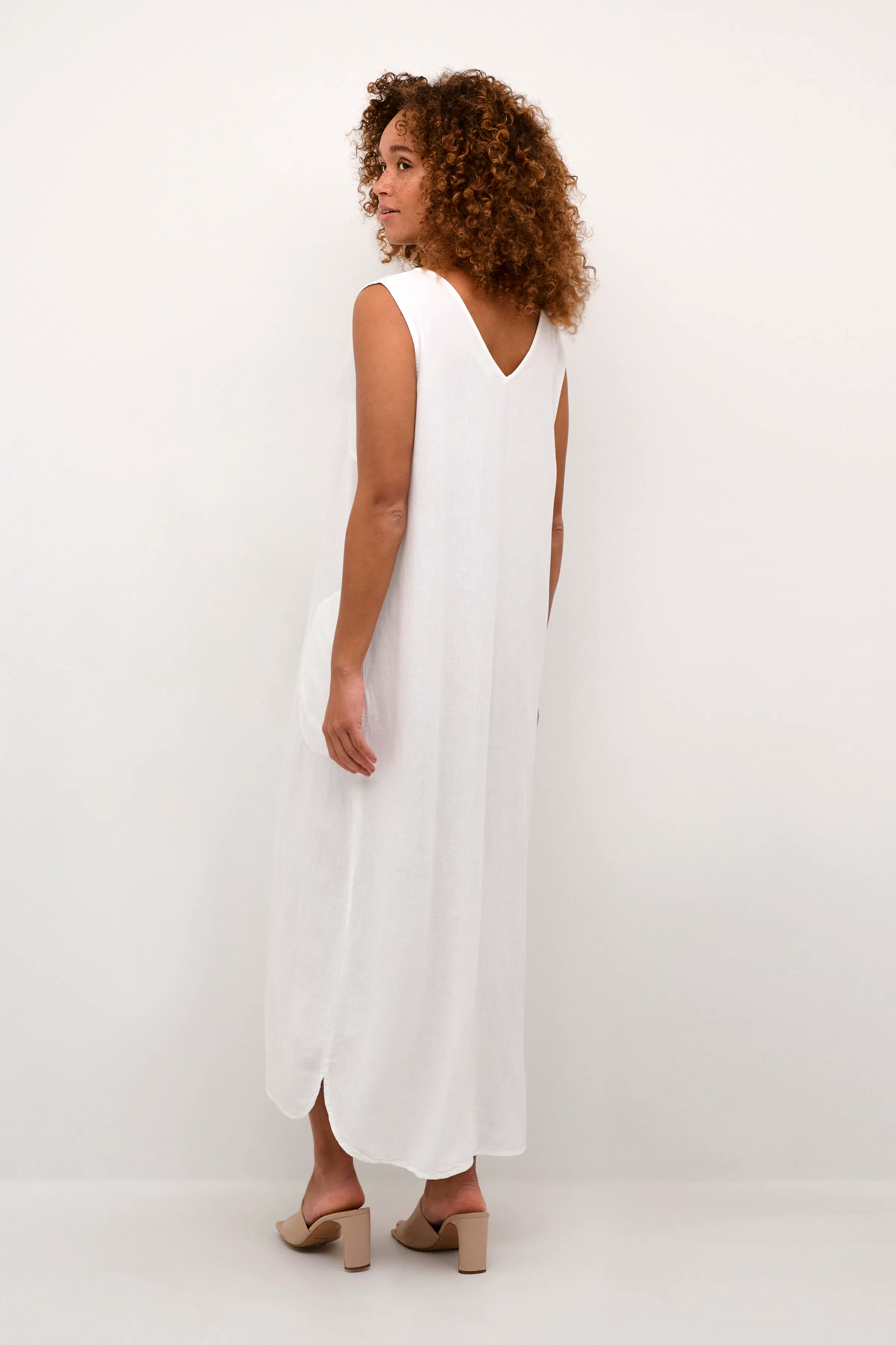 KAmilia Lin kjole LOOKBOOK BACK 10508427-110602