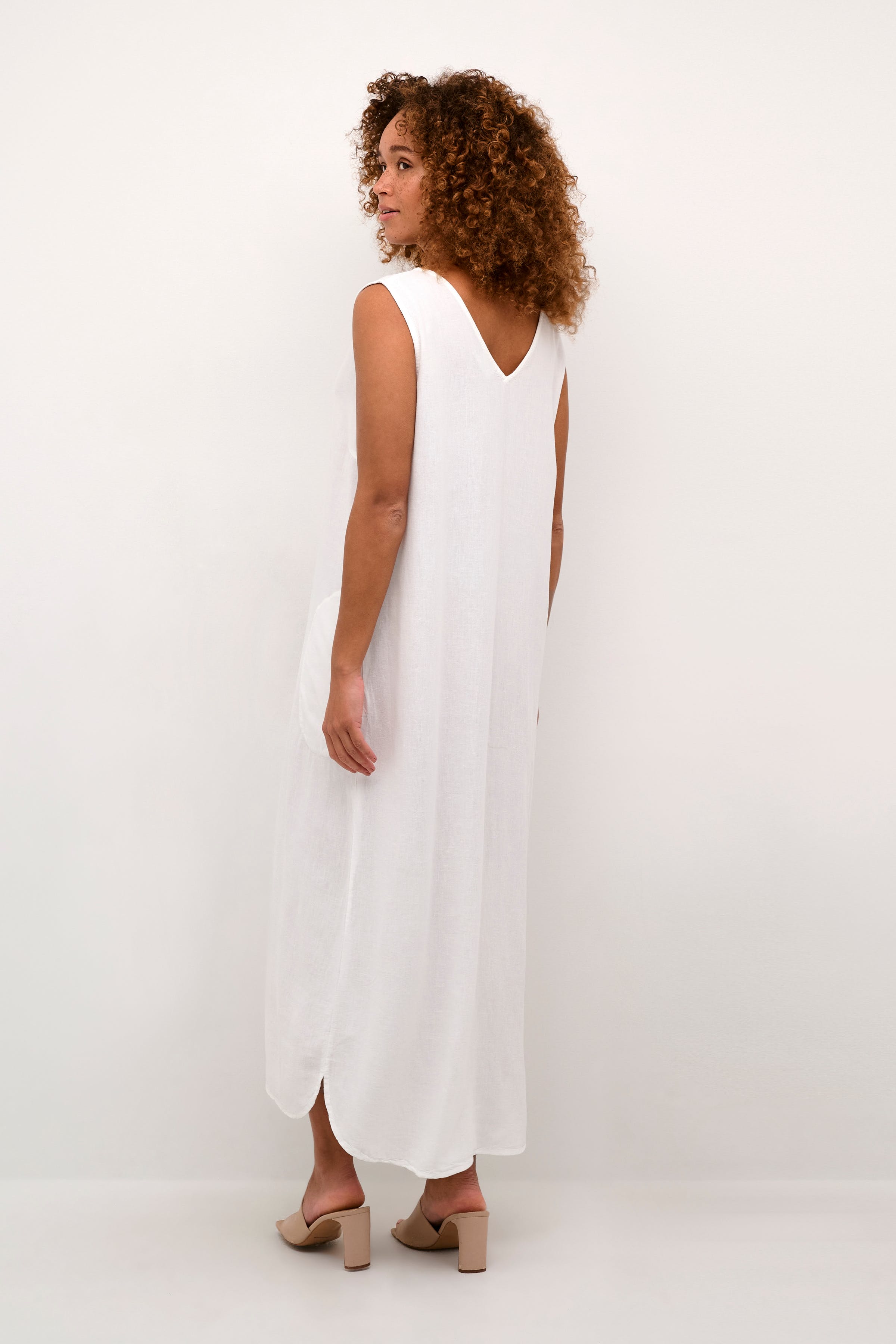 KAmilia Linne Klänning LOOKBOOK BACK 10508427-110602