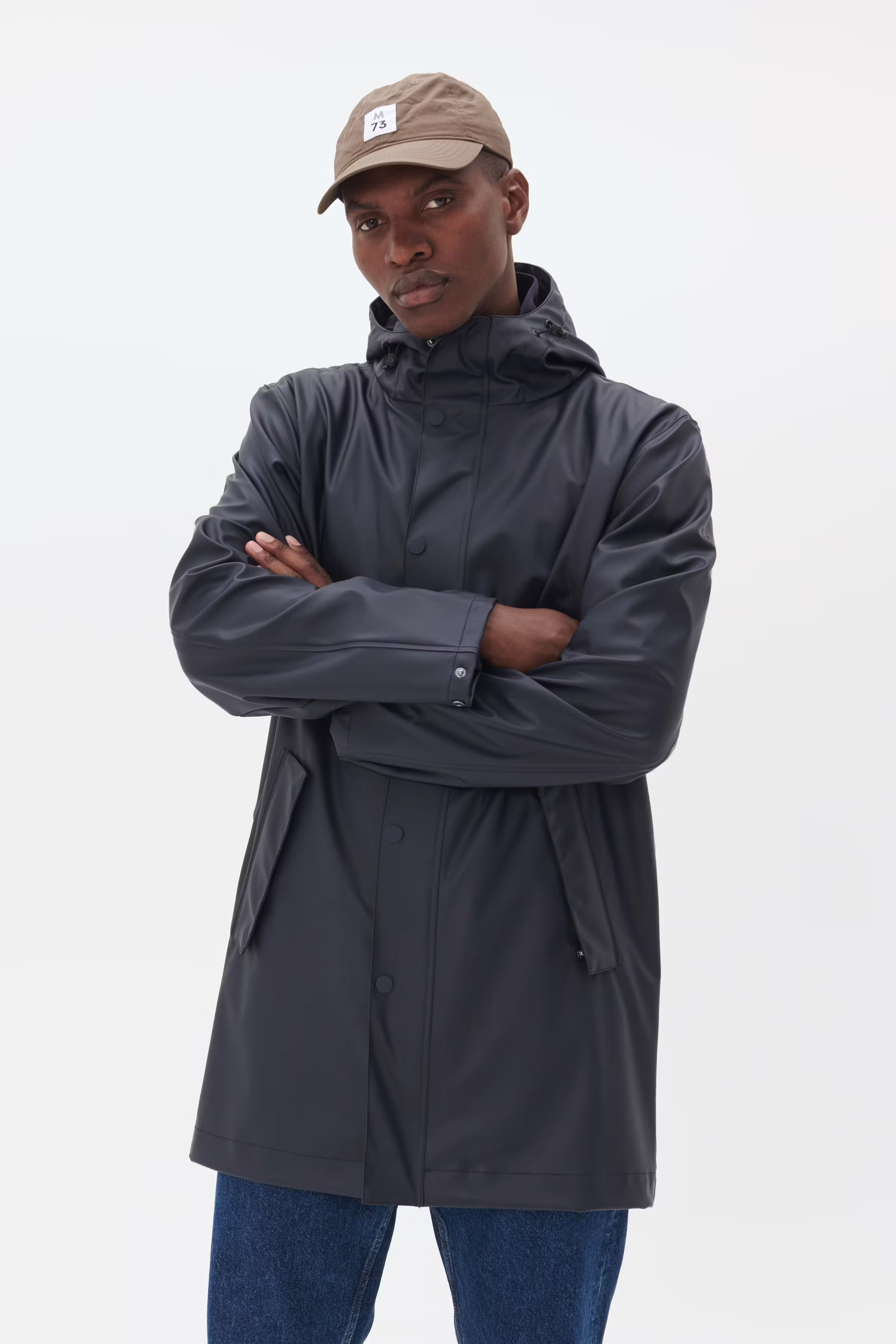 MARainy Mantel LOCATION NONE 30207744-194011