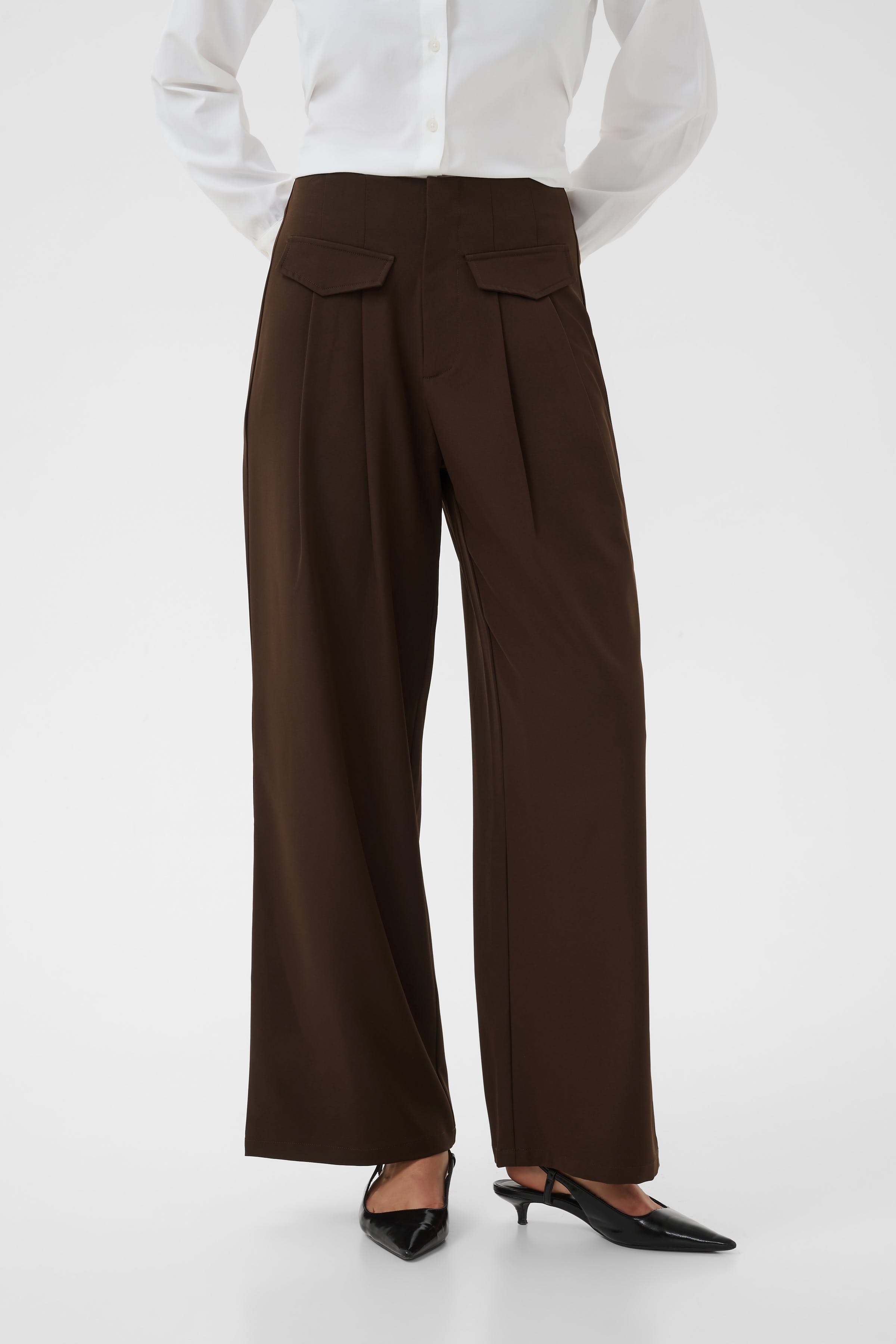 KAruna Trousers LOOKBOOK FRONT 10512973-190915