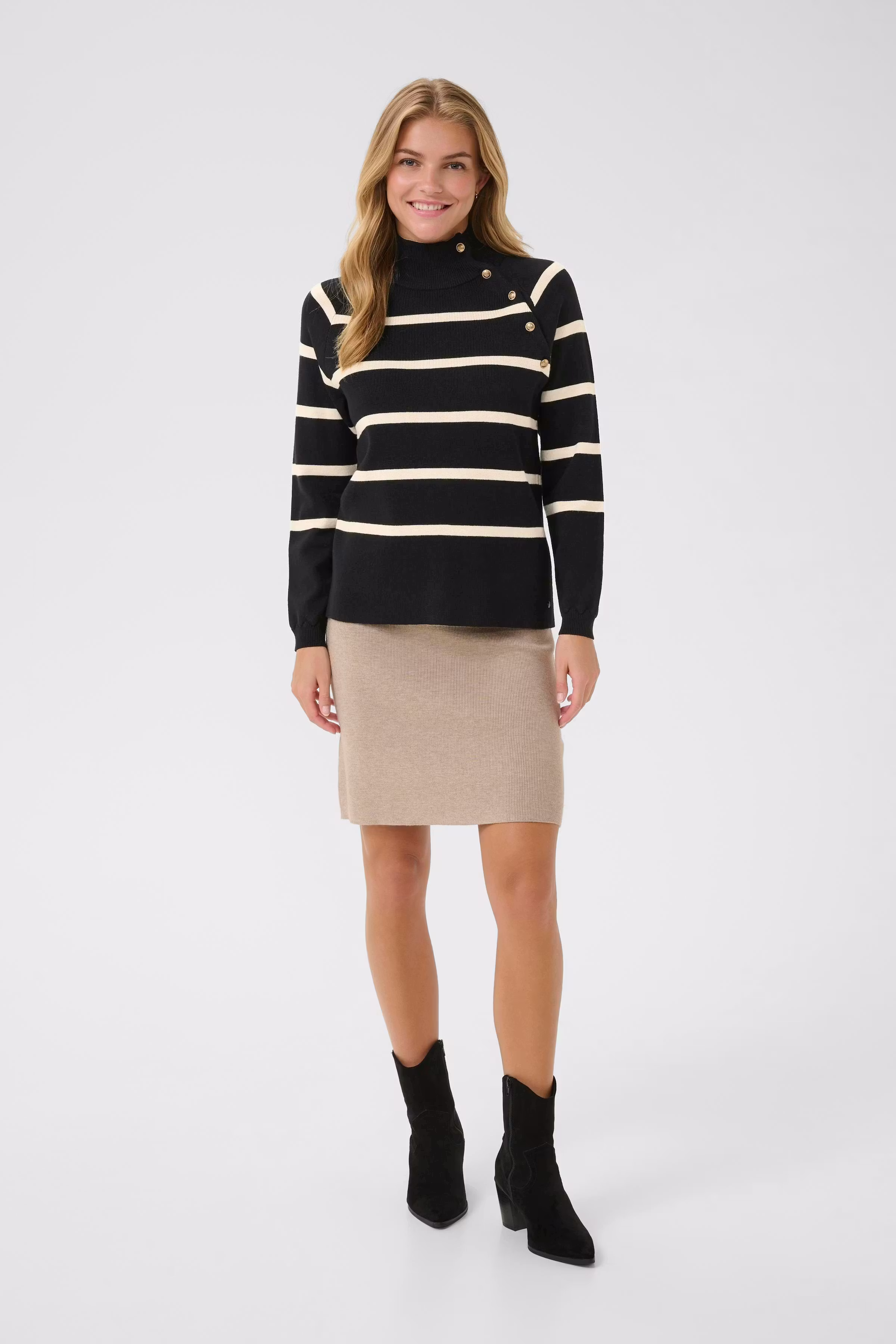 CRDela Pullover LOOKBOOK FRONT 10614314-107280