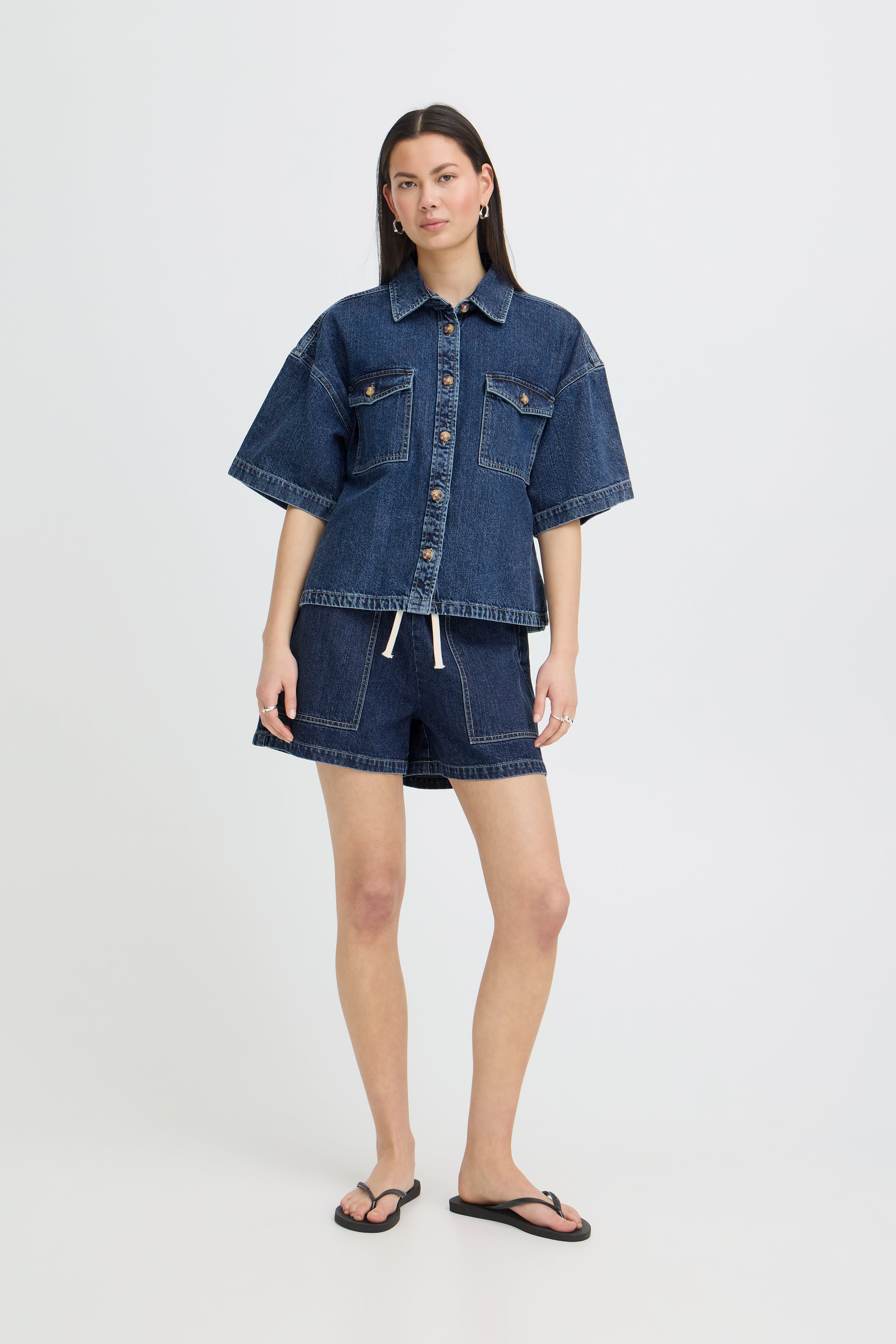 IHKAMINA Skjorta LOOKBOOK FRONT 20125964-200339