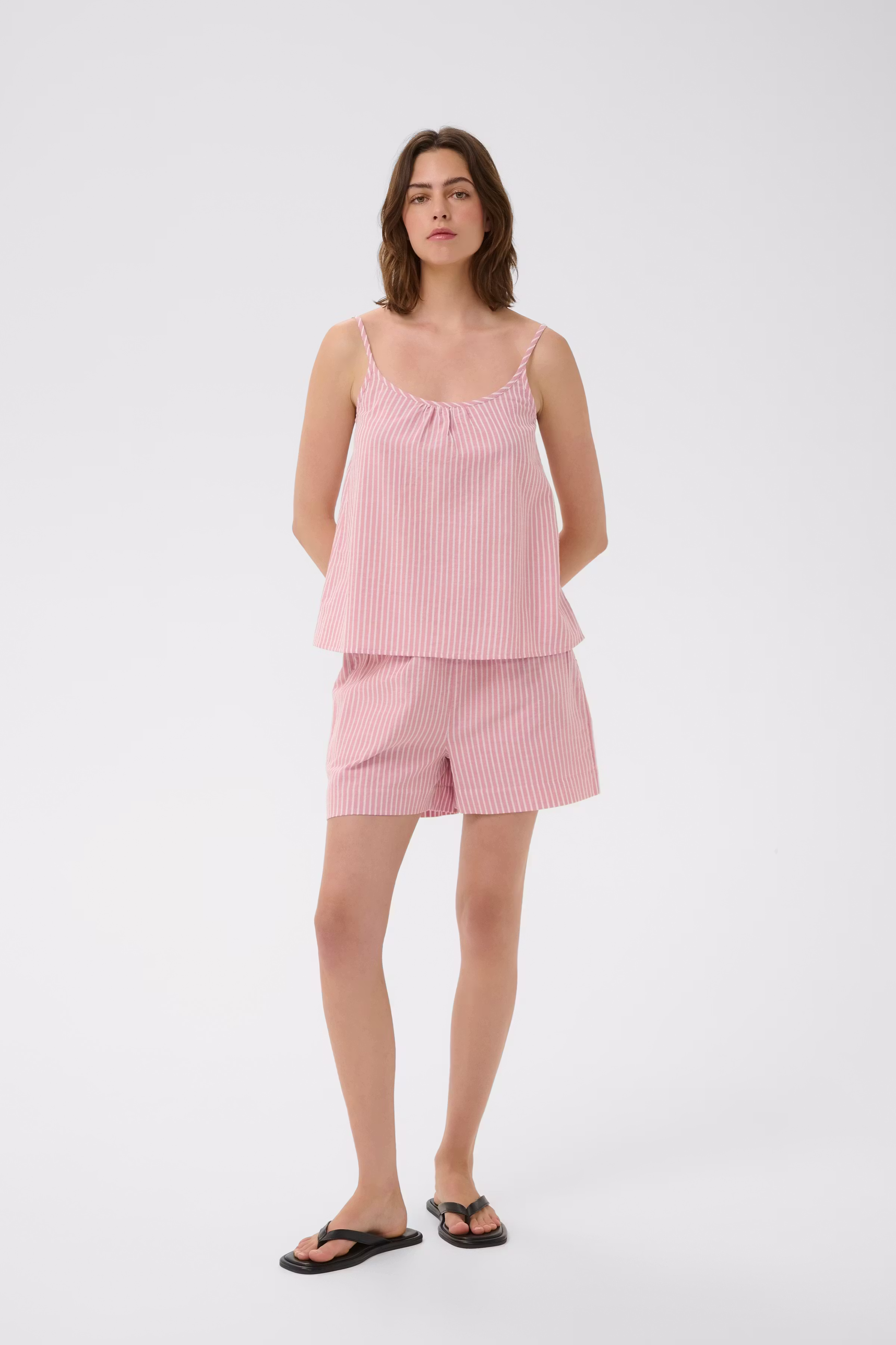 BillyIW Top LOOKBOOK FRONT 30111222-305434