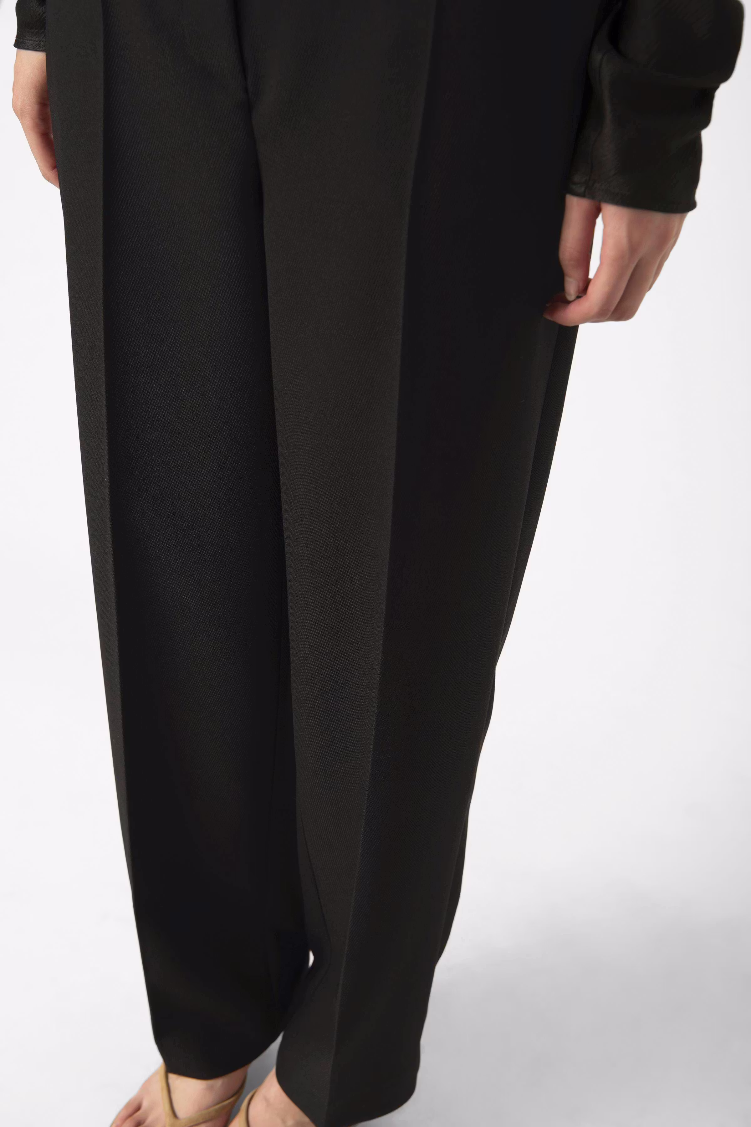 SLSarina Hose LOOKBOOK DETAIL 30408642-194008