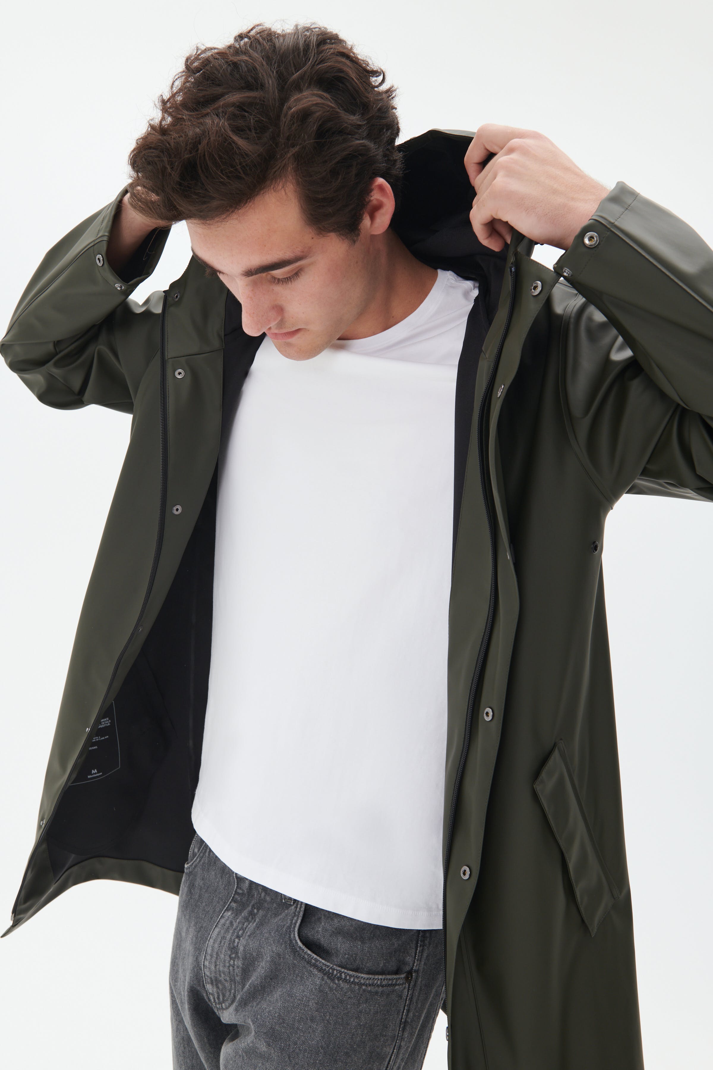 MARainy Rain Jas LOCATION NONE 30207744-190509