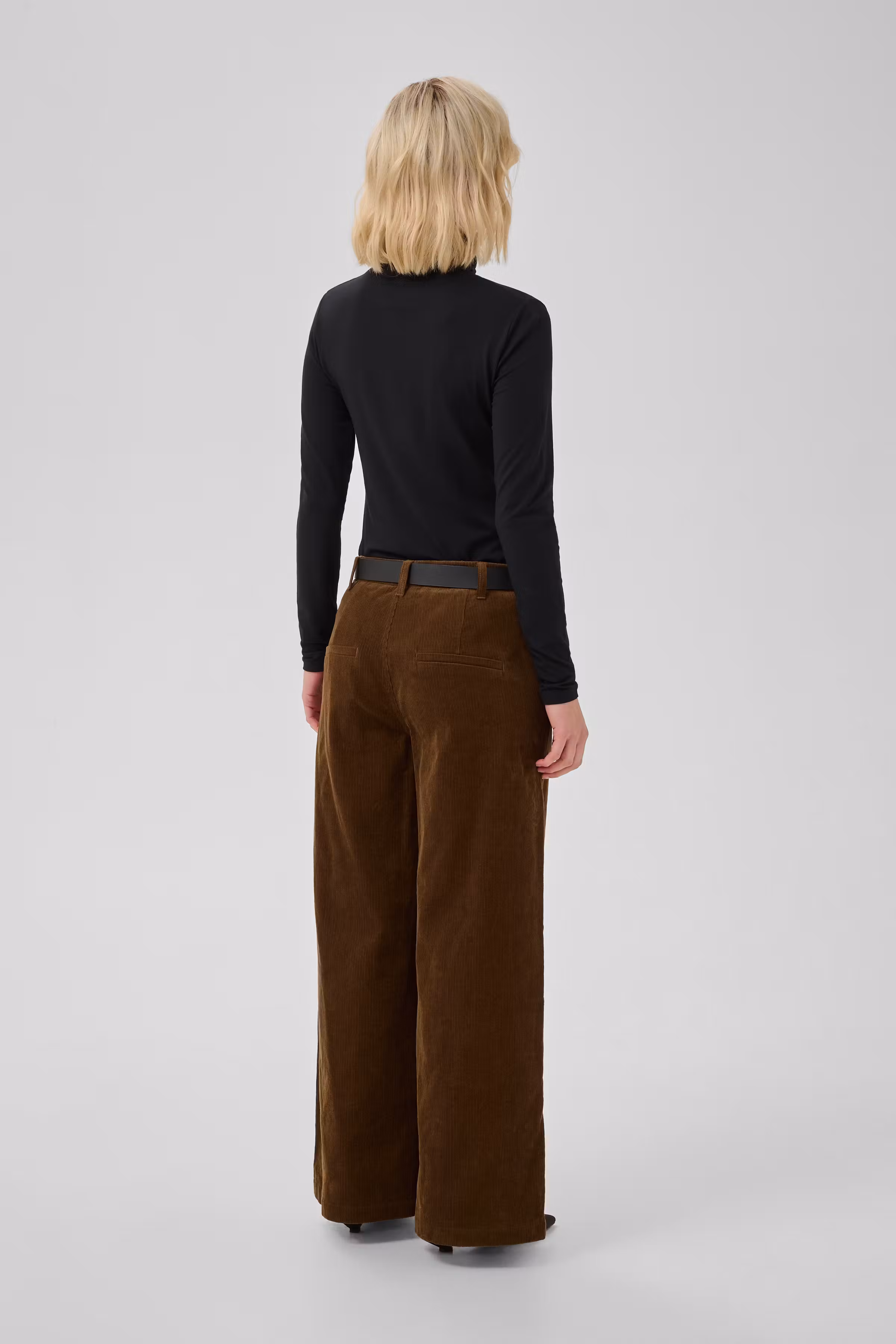 MWNora Byxor LOOKBOOK BACK 10705730-181027