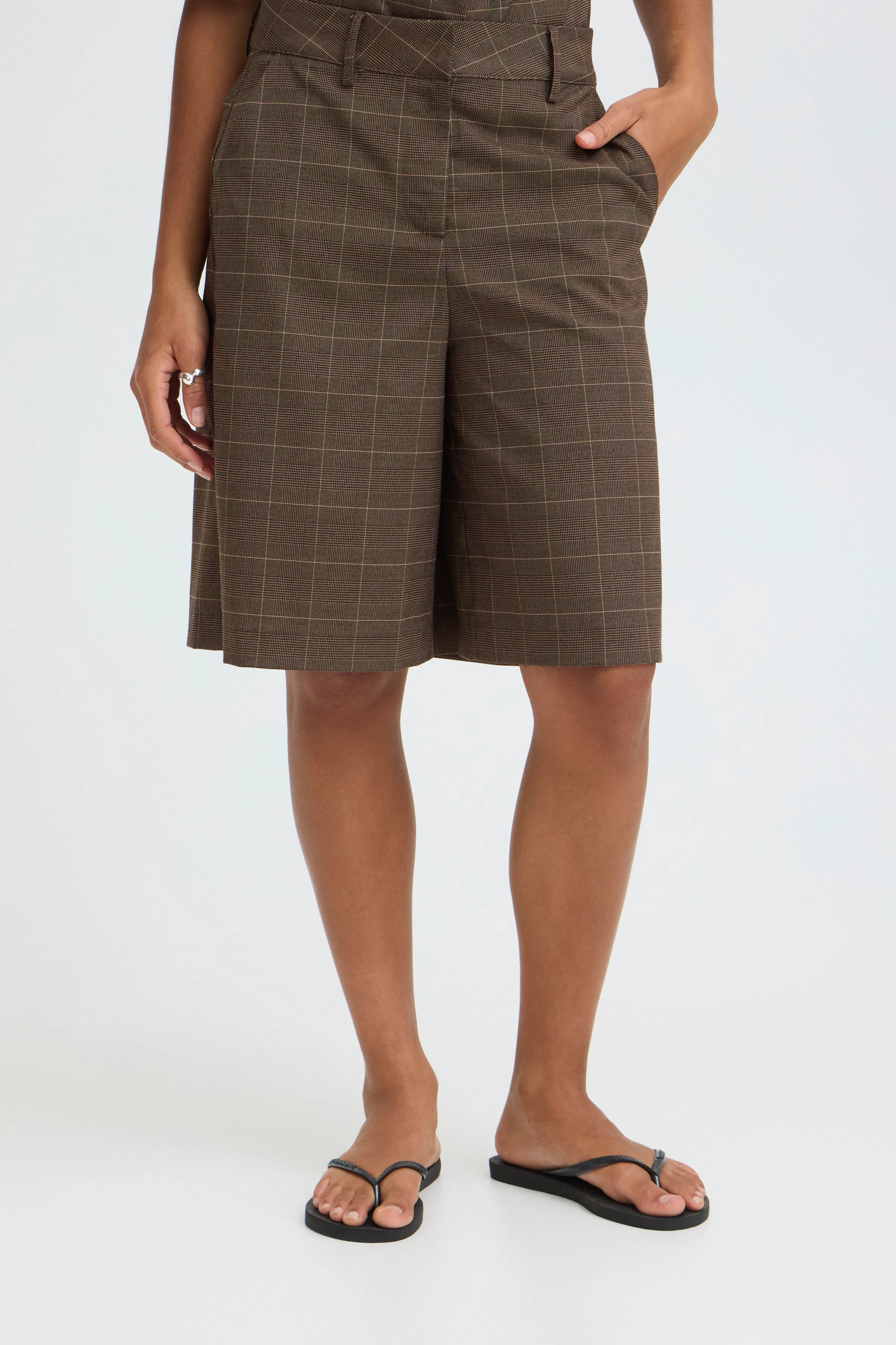 IHXNILLA Shorts LOOKBOOK FRONT 20127052-900014033