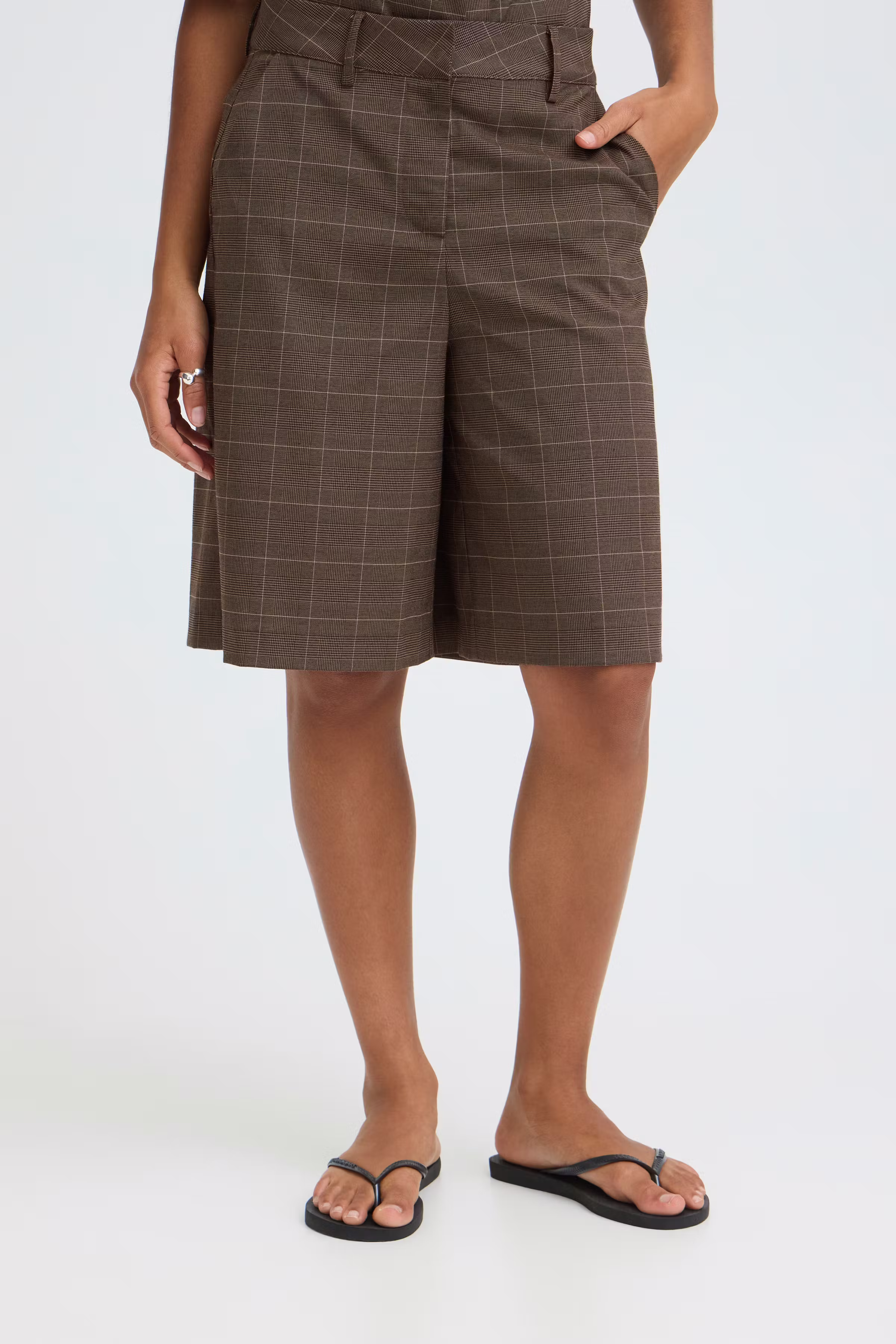 IHXNILLA Shorts LOOKBOOK FRONT 20127052-900014033