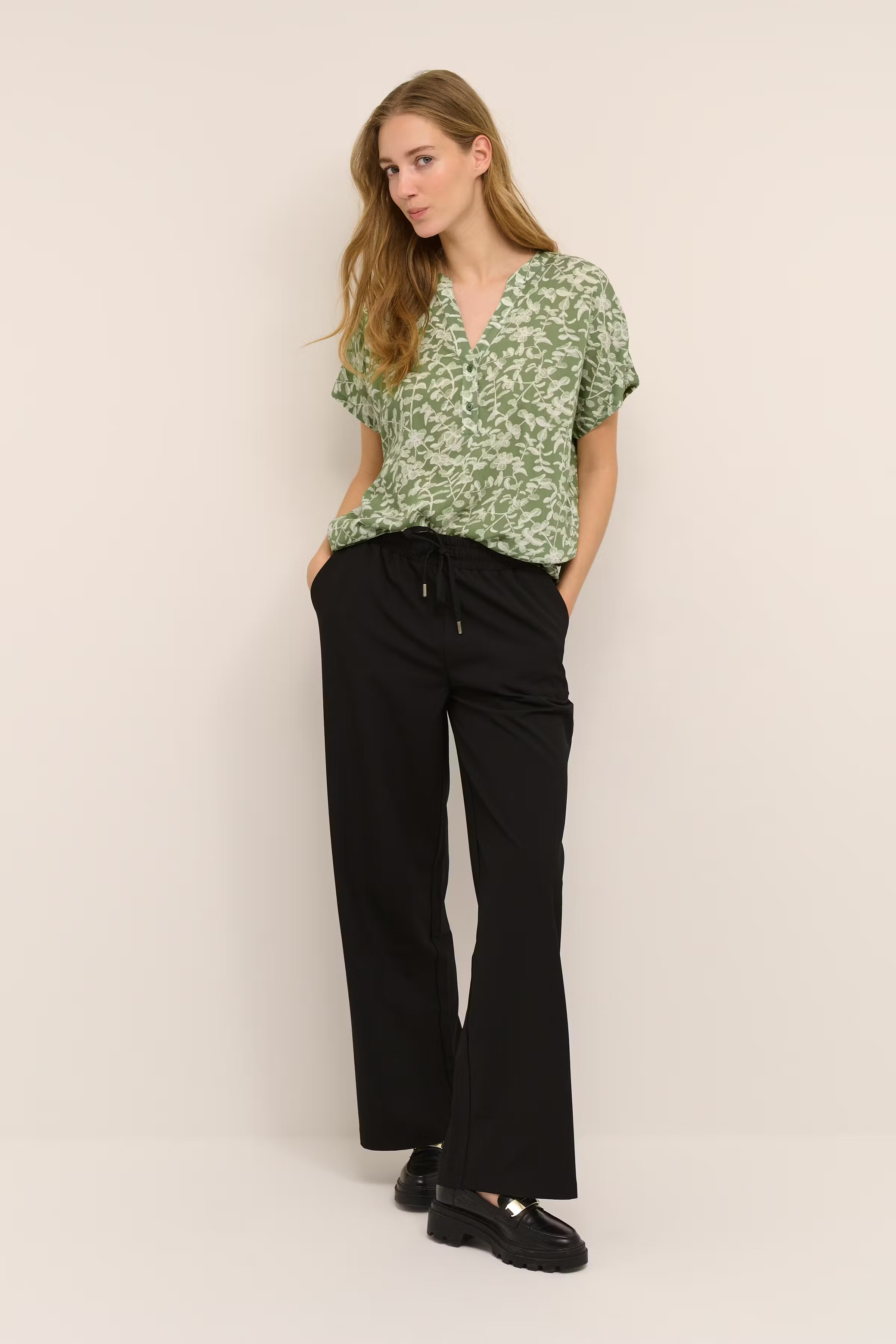 KAursula Bluse LOOKBOOK FRONT 10552084-103670