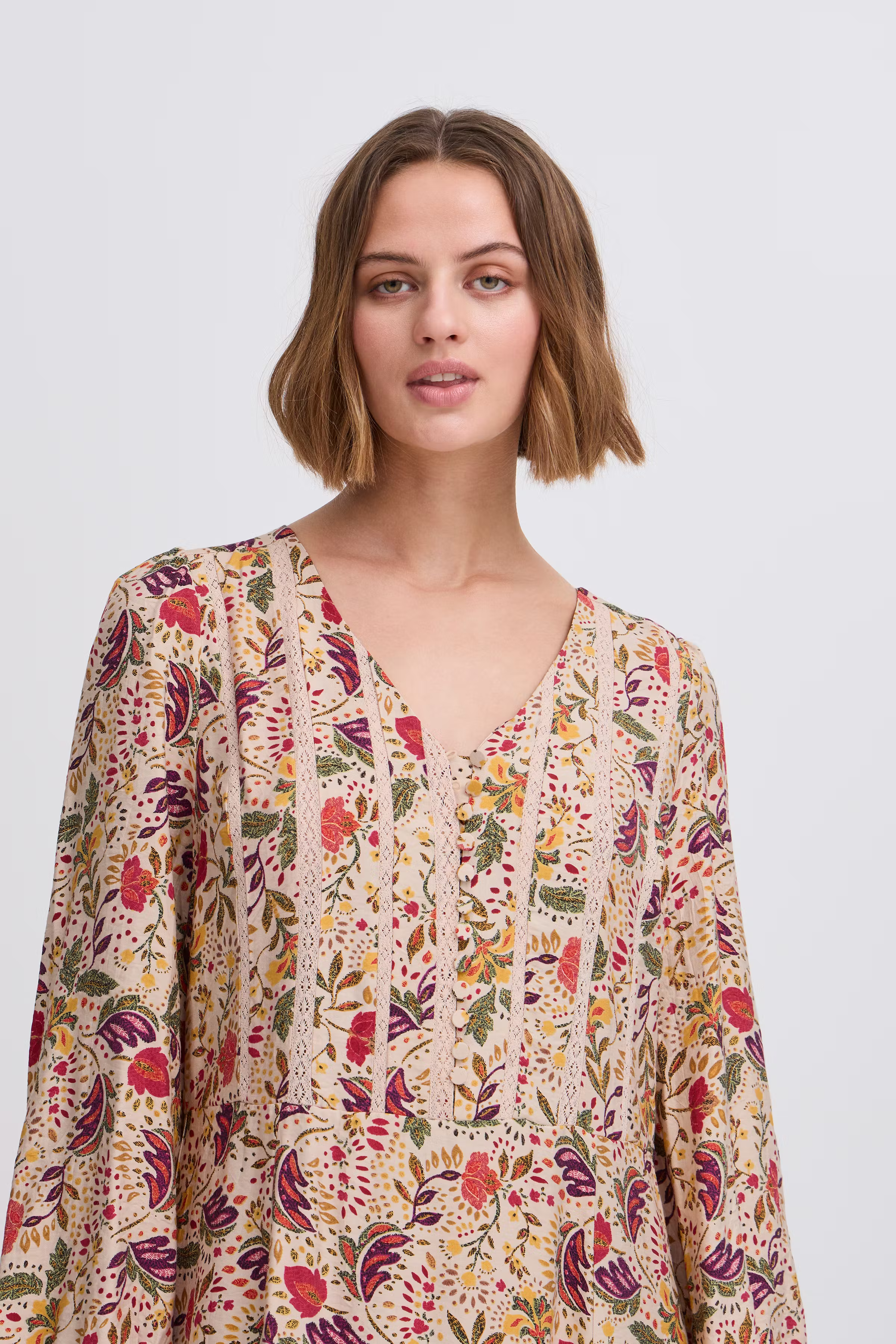 IRNOLA Kleid LOOKBOOK DETAIL 20122070-141209