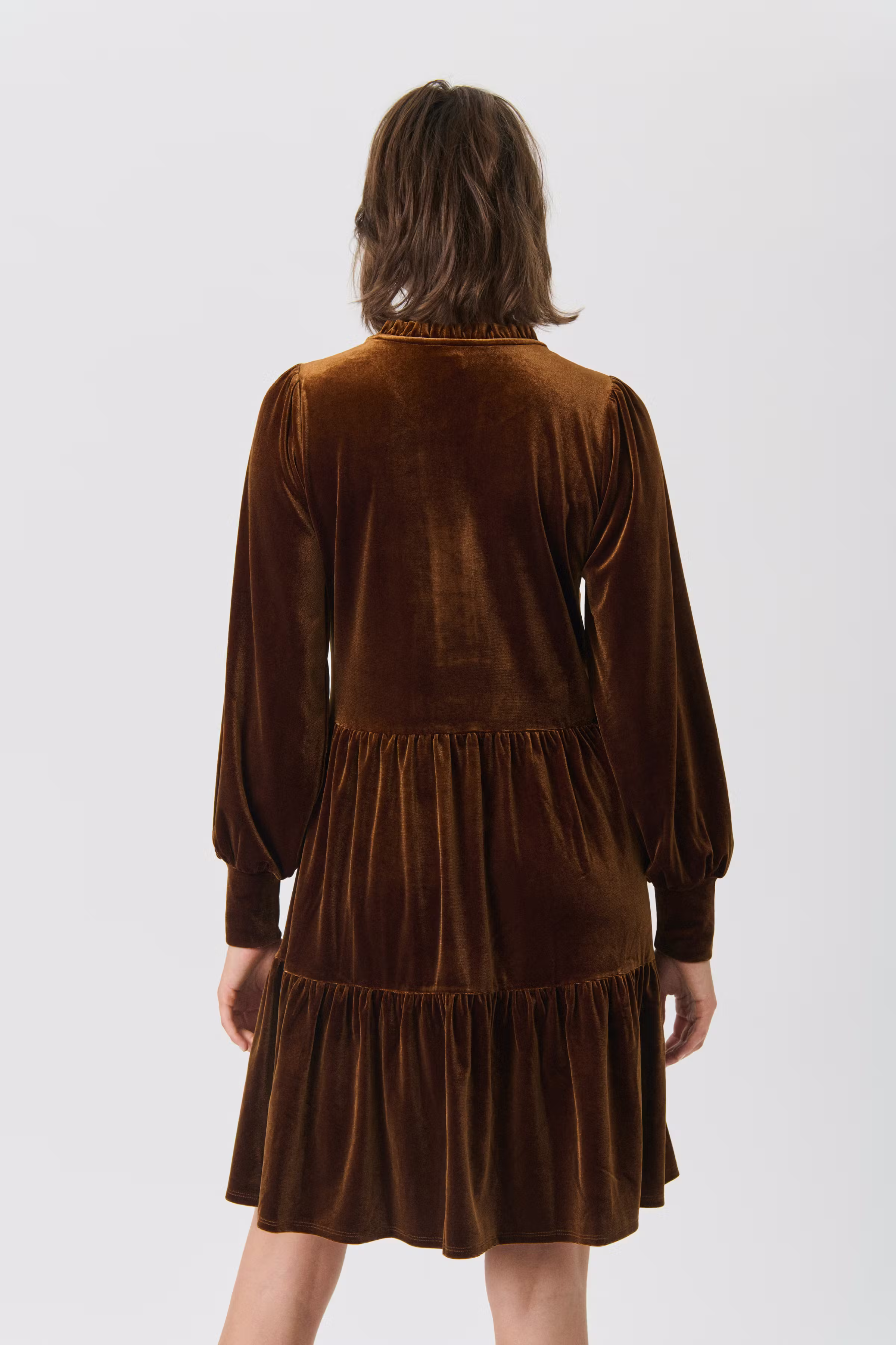 ViggasePW Dress LOOKBOOK BACK 30306576-191227