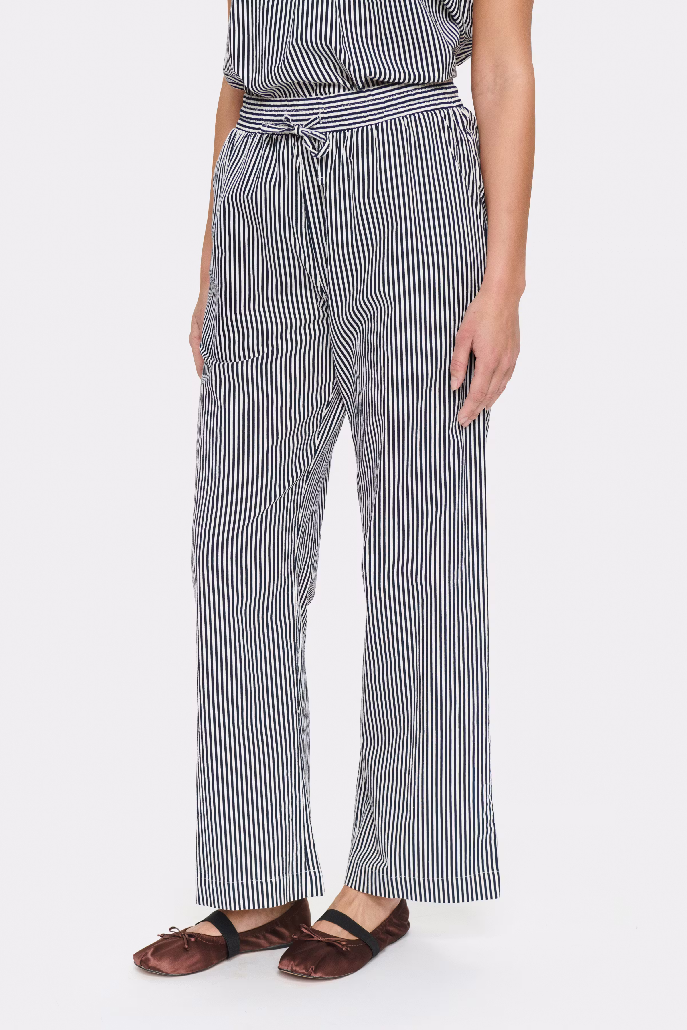 ZalindaSZ Hose LOOKBOOK FRONT 30513892-303492