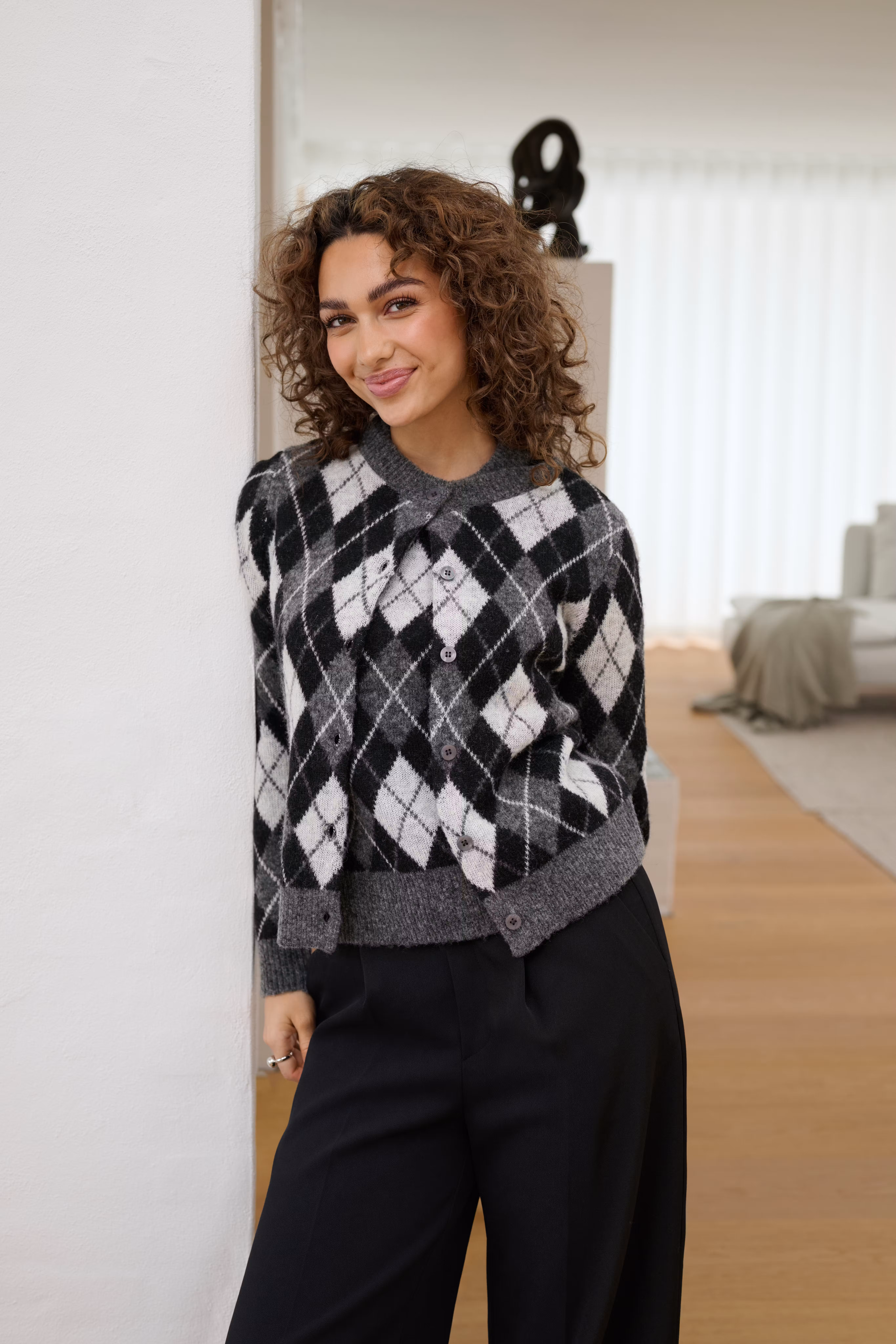 KAharlow Vest LOCATION NONE 10512423-1000008