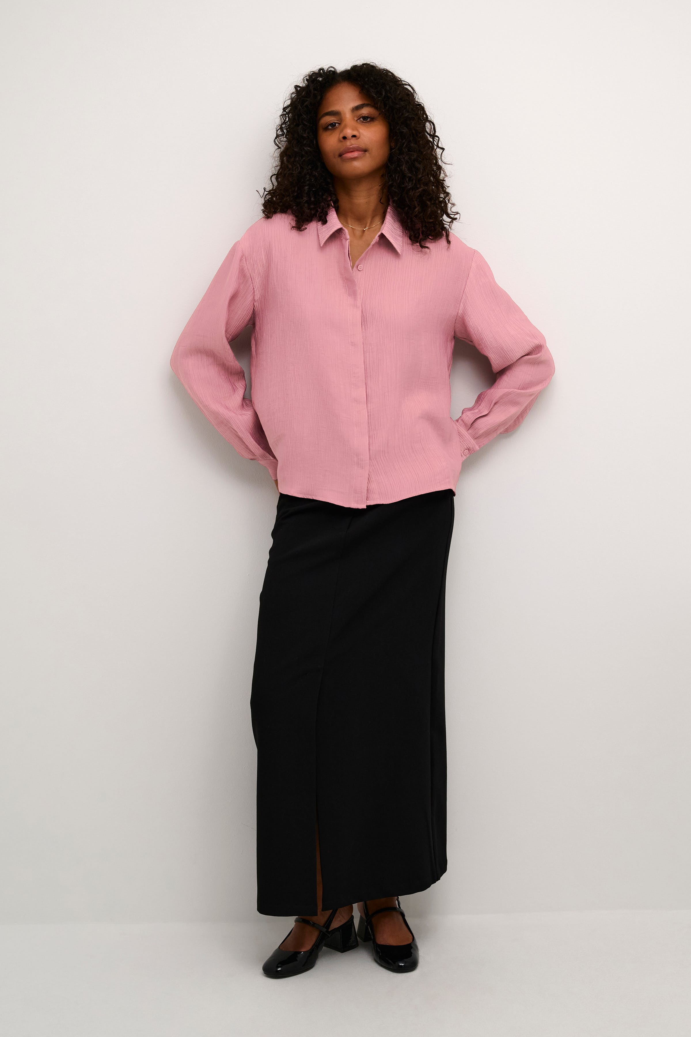 KAvictoria Shirt LOOKBOOK FRONT 10509093-171609