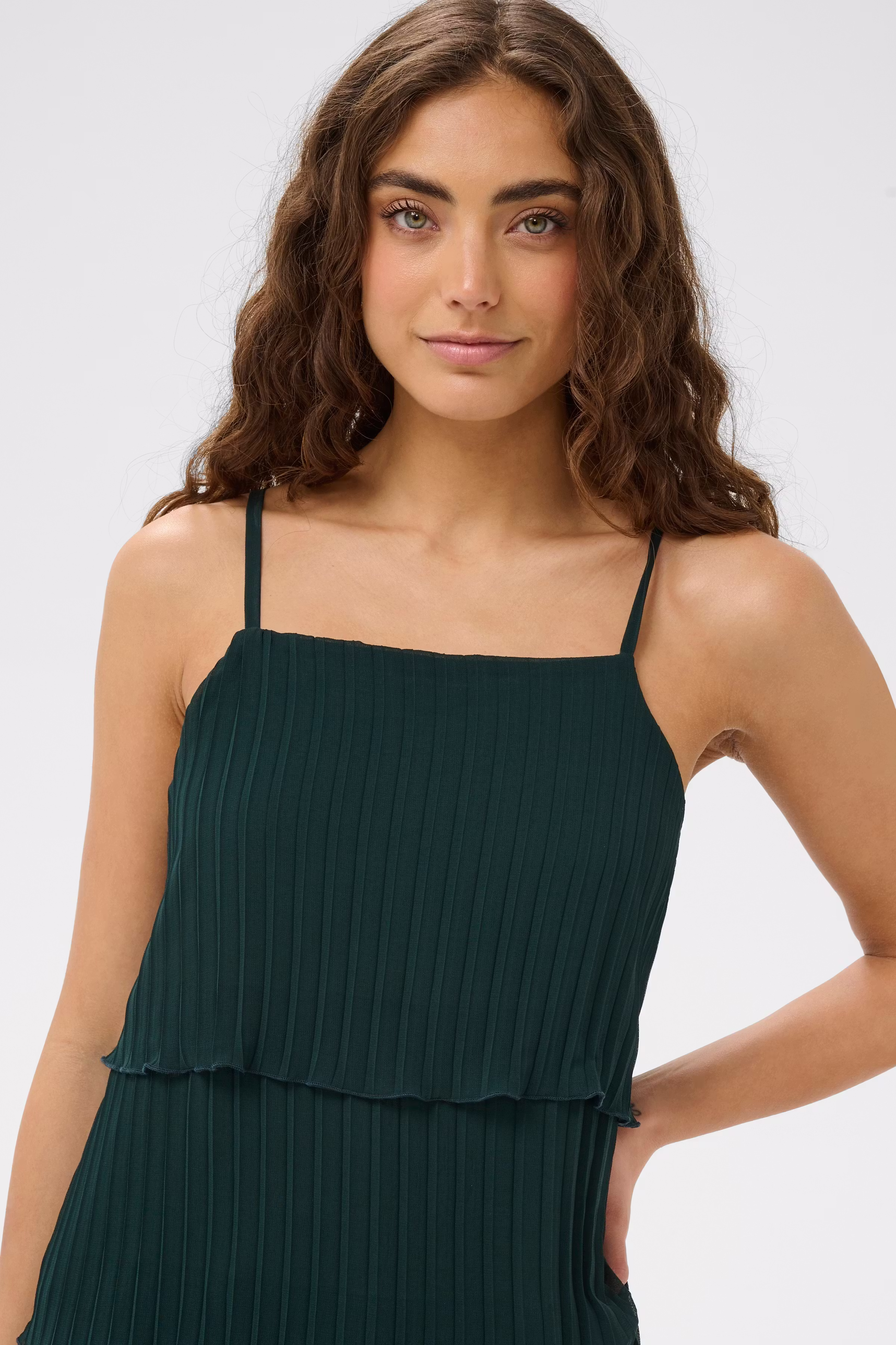 CUuni Plisseret kjole LOOKBOOK DETAIL 50113511-195220