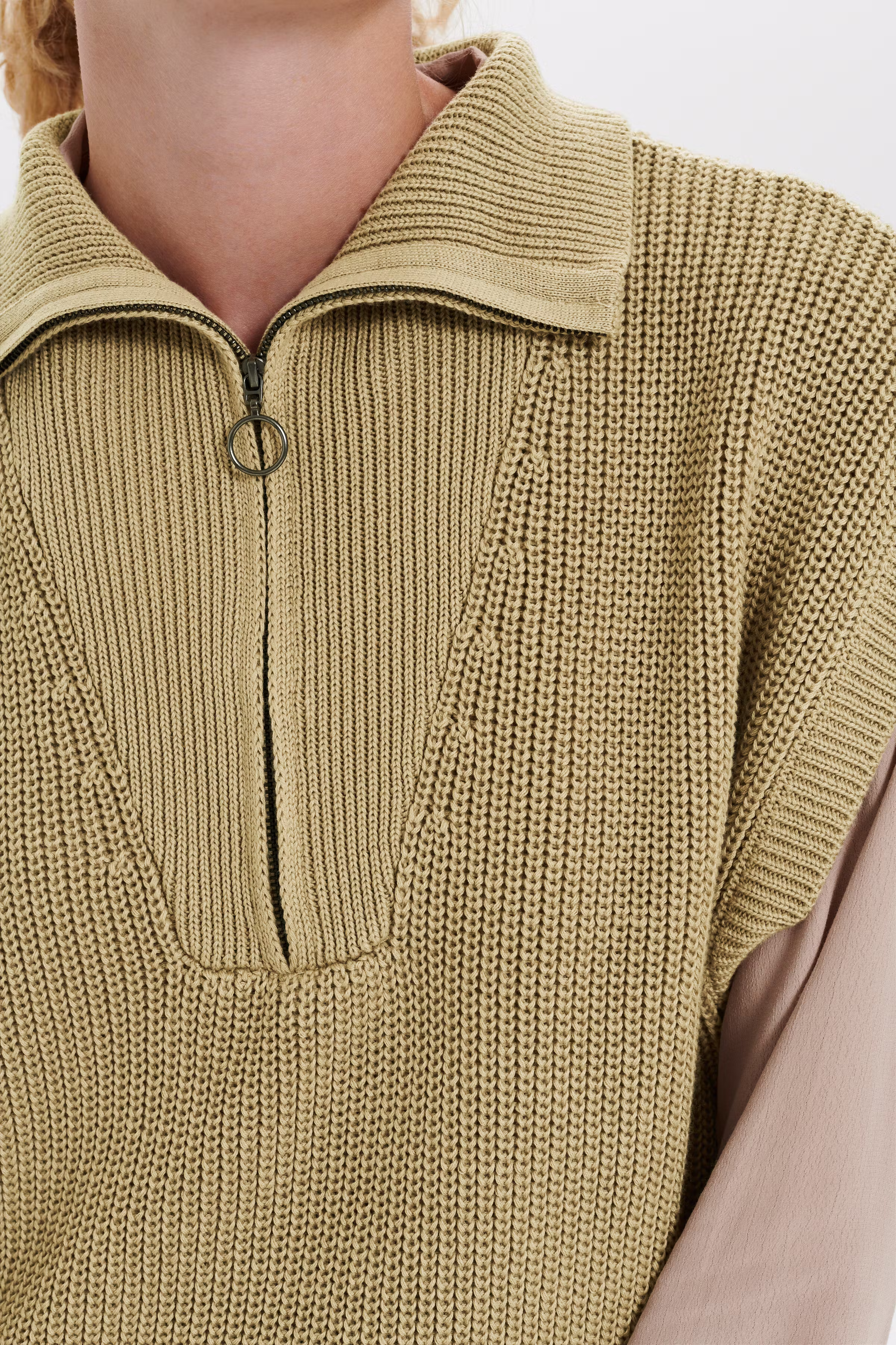 IdunSZ Vest

 LOOKBOOK DETAIL 30511858-151306