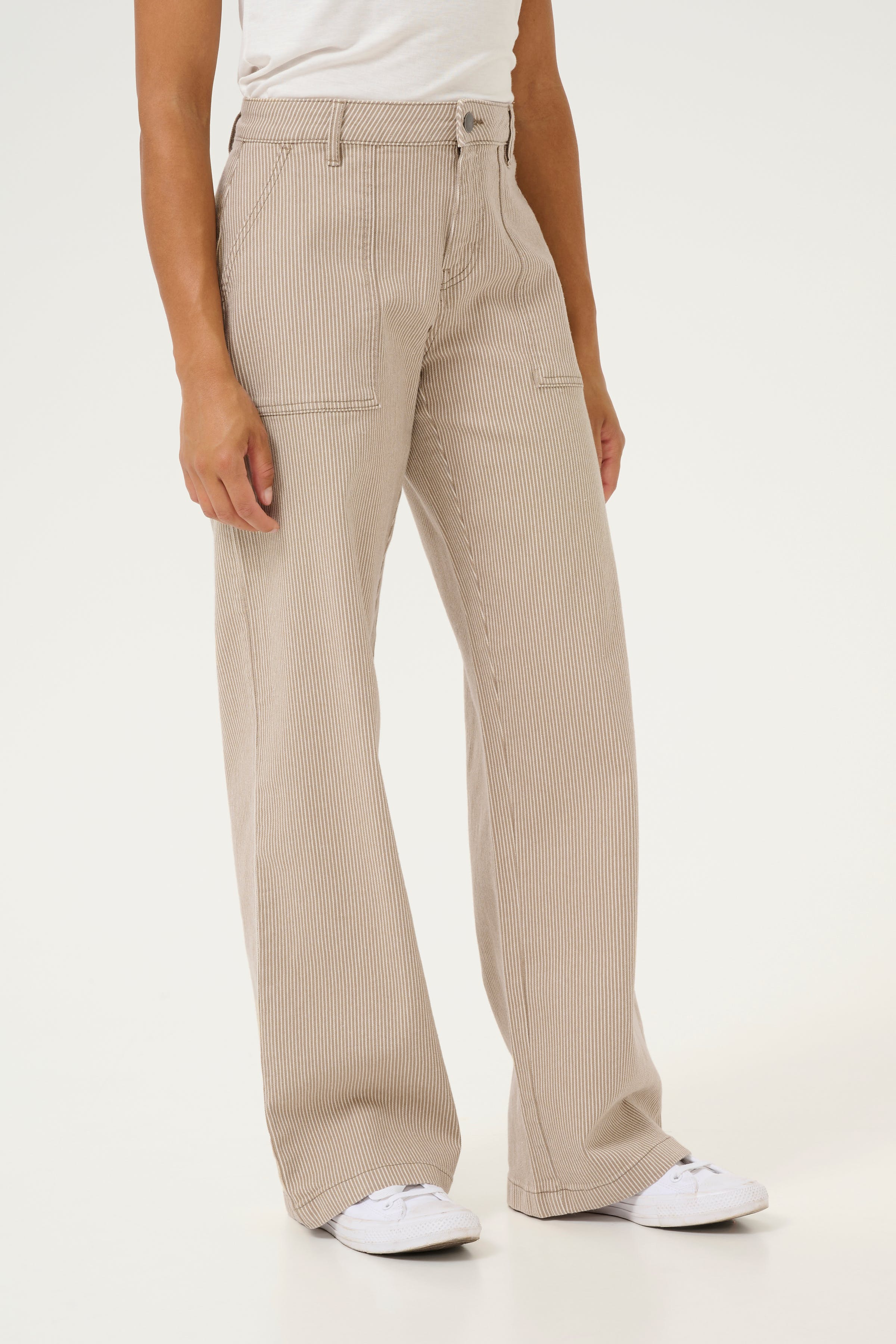 CUmilky Hose LOOKBOOK FRONT 50110489-107334