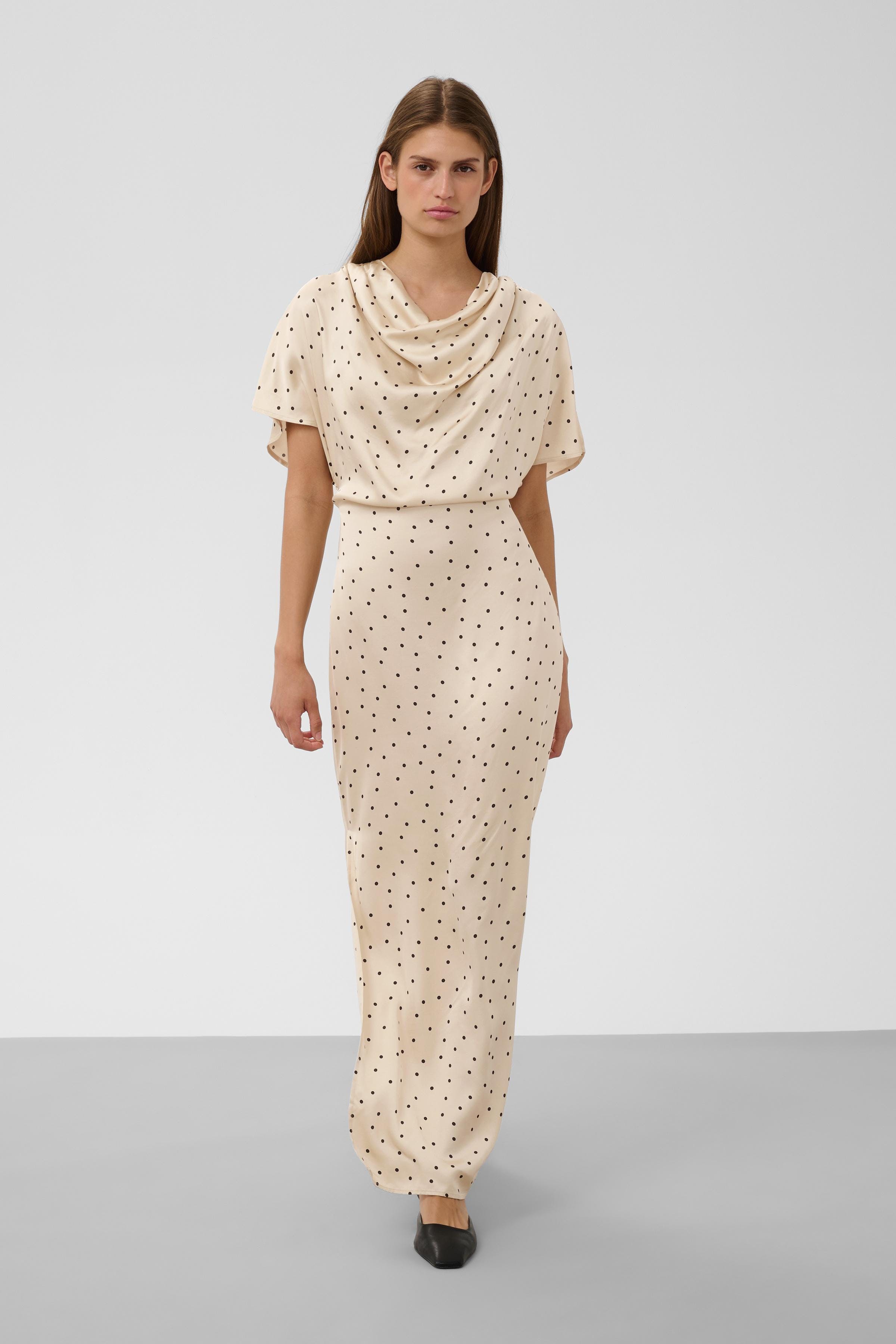 SLClero Dress LOOKBOOK FRONT 30409458-305265