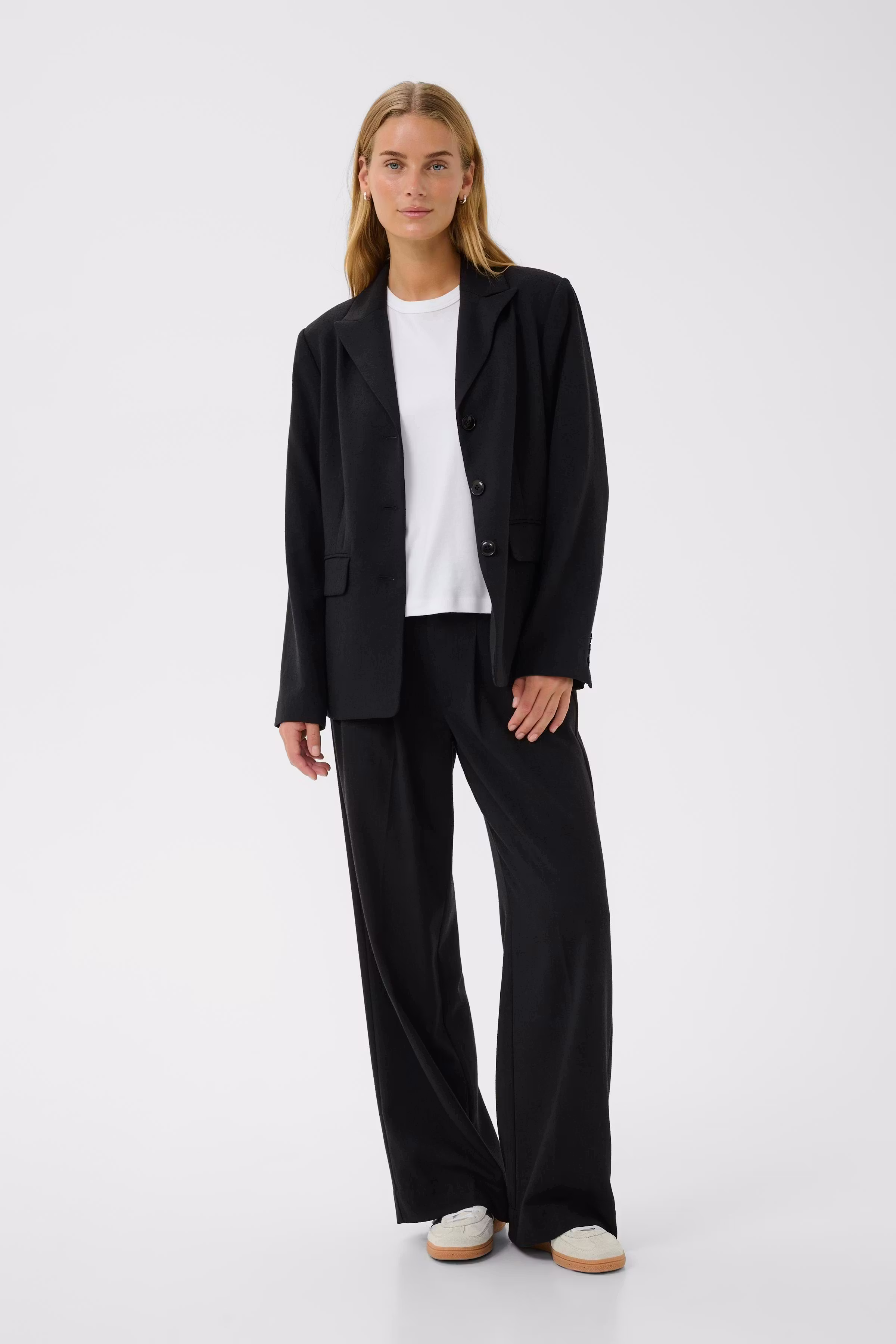 SalihaPW Blazer LOOKBOOK FRONT 30309949-194008