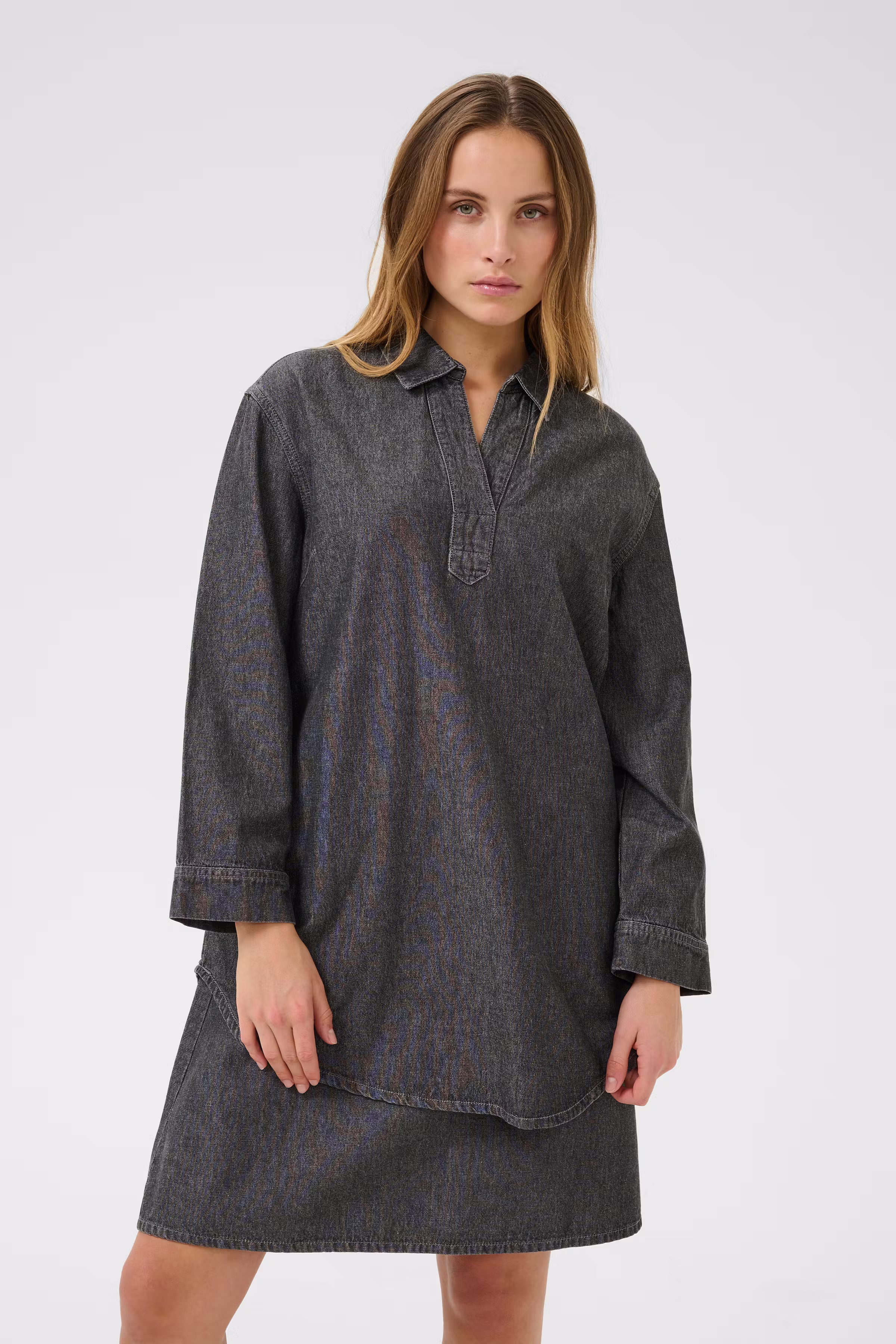 BPalice Tunic LOOKBOOK FRONT 10590828-107755B