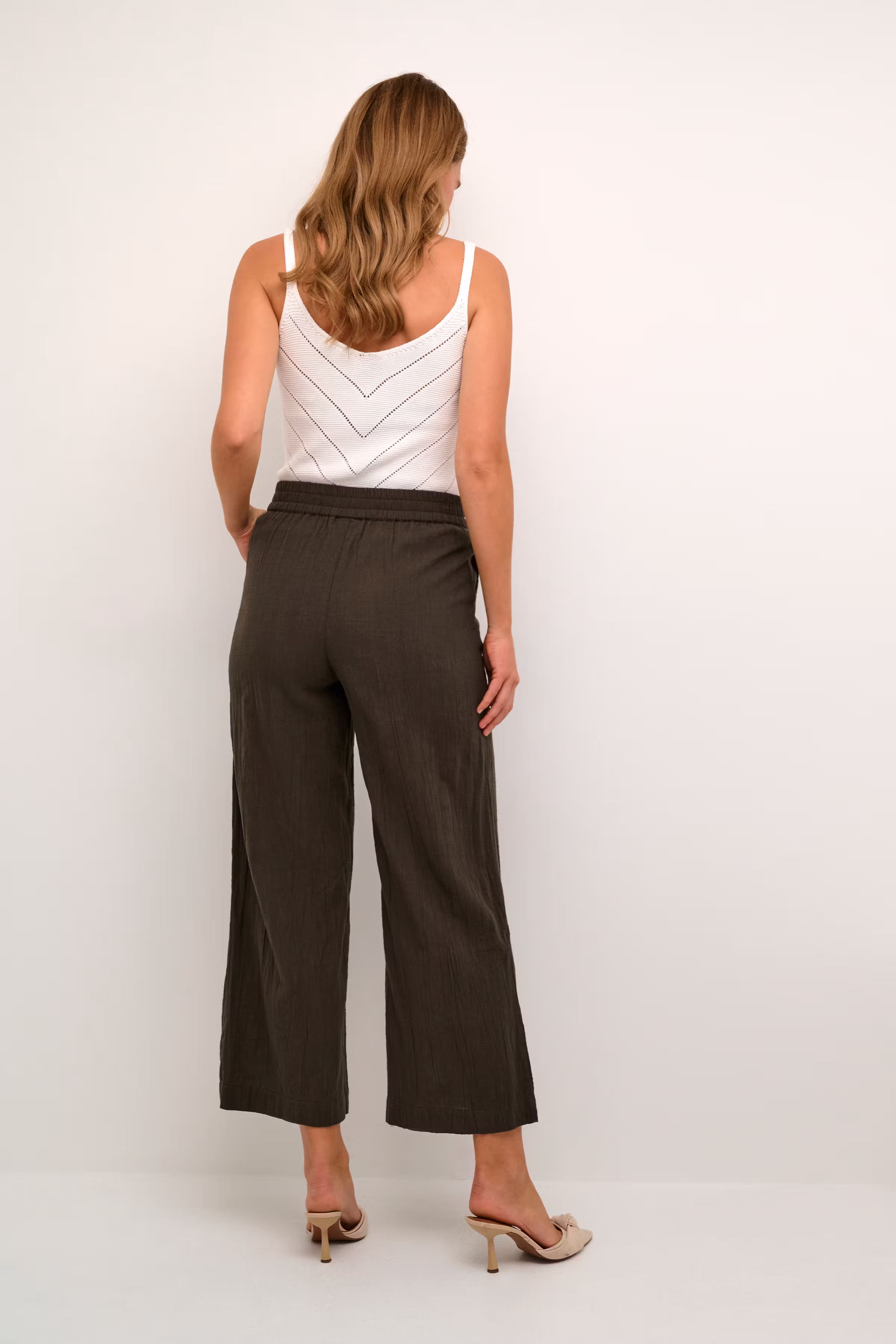 KApauline Hose LOOKBOOK BACK 10508532-190414