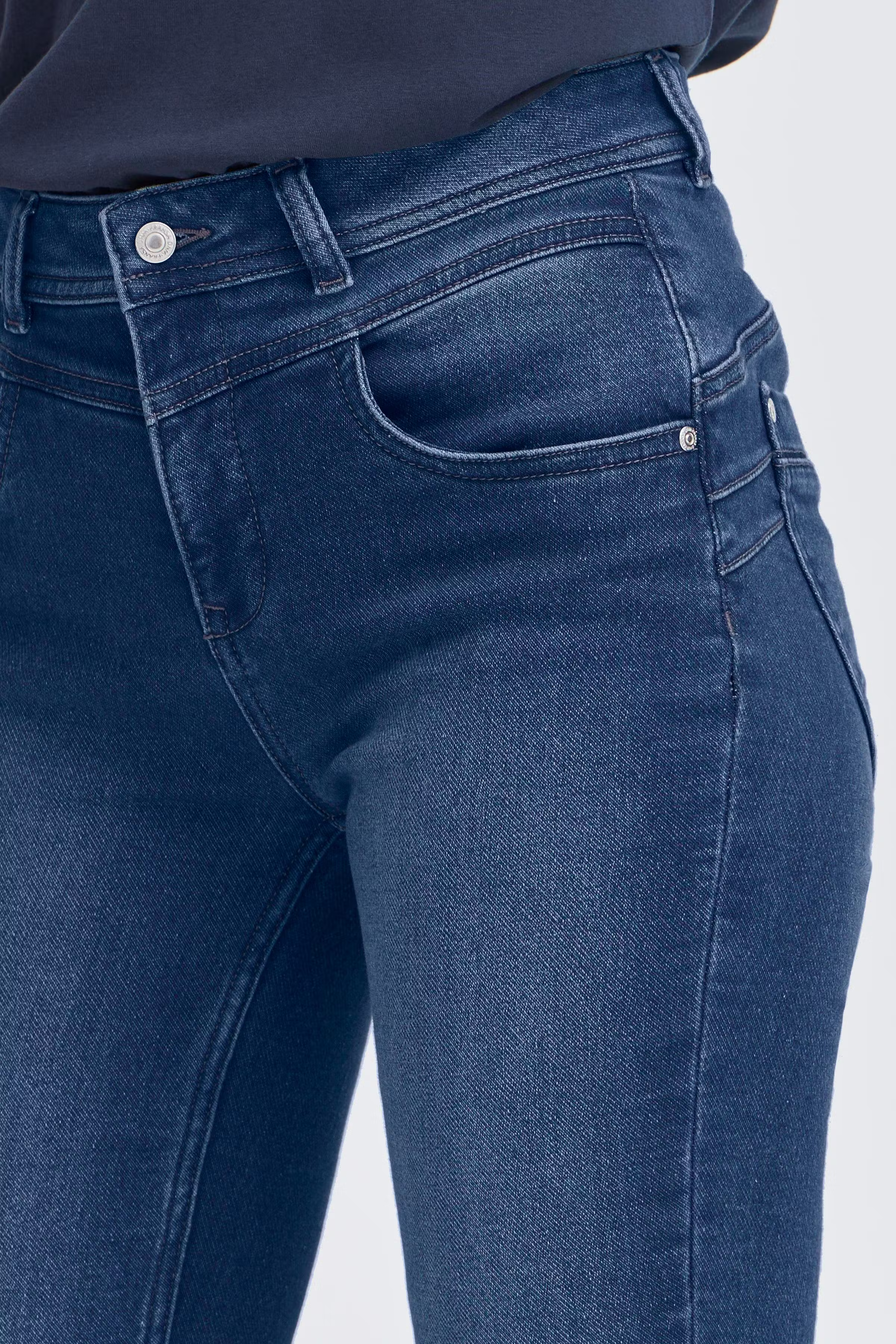 FRVILJA Capri bukser LOOKBOOK DETAIL 20616148-200988