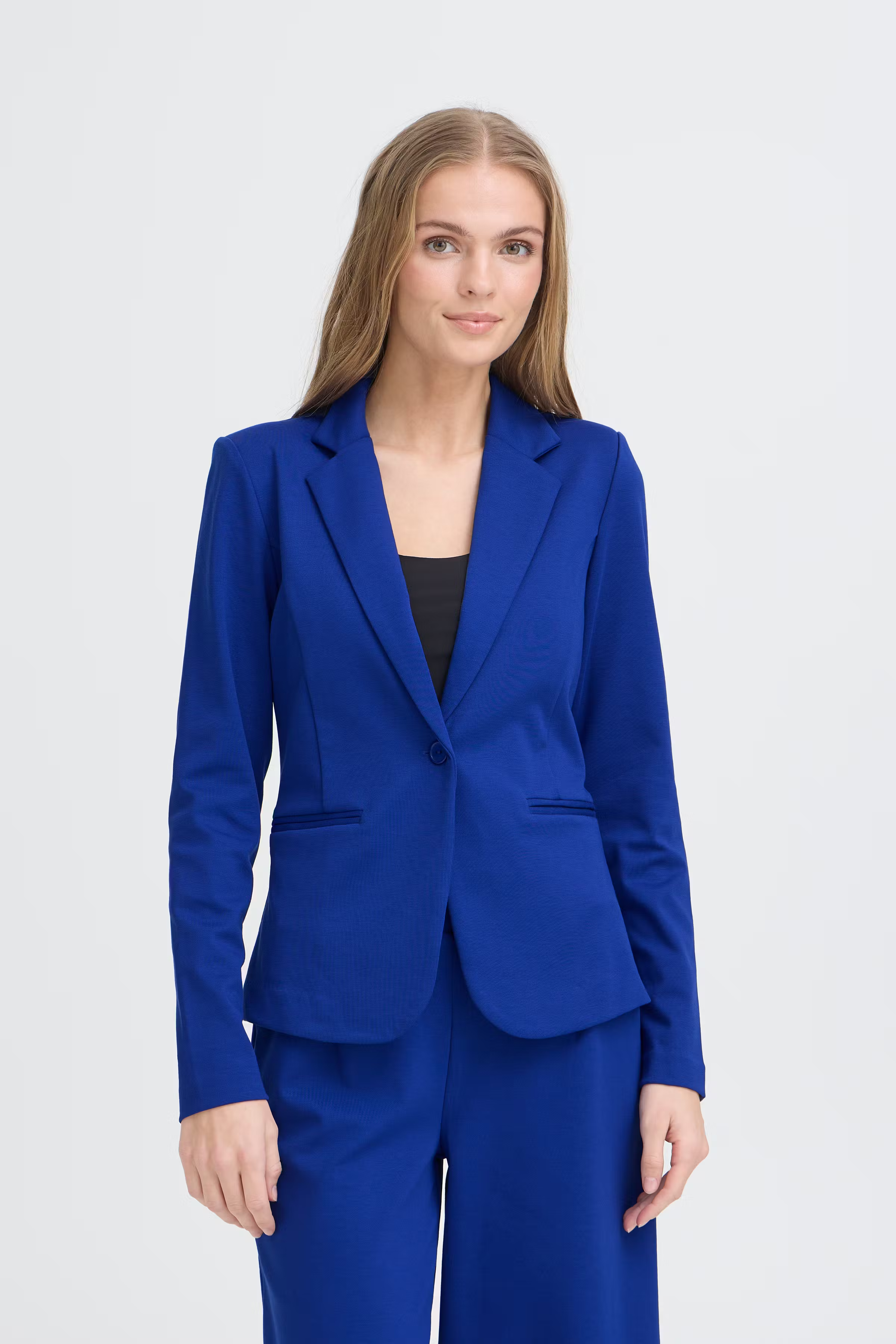 IHKATE Blazer LOOKBOOK FRONT 20101801-193953