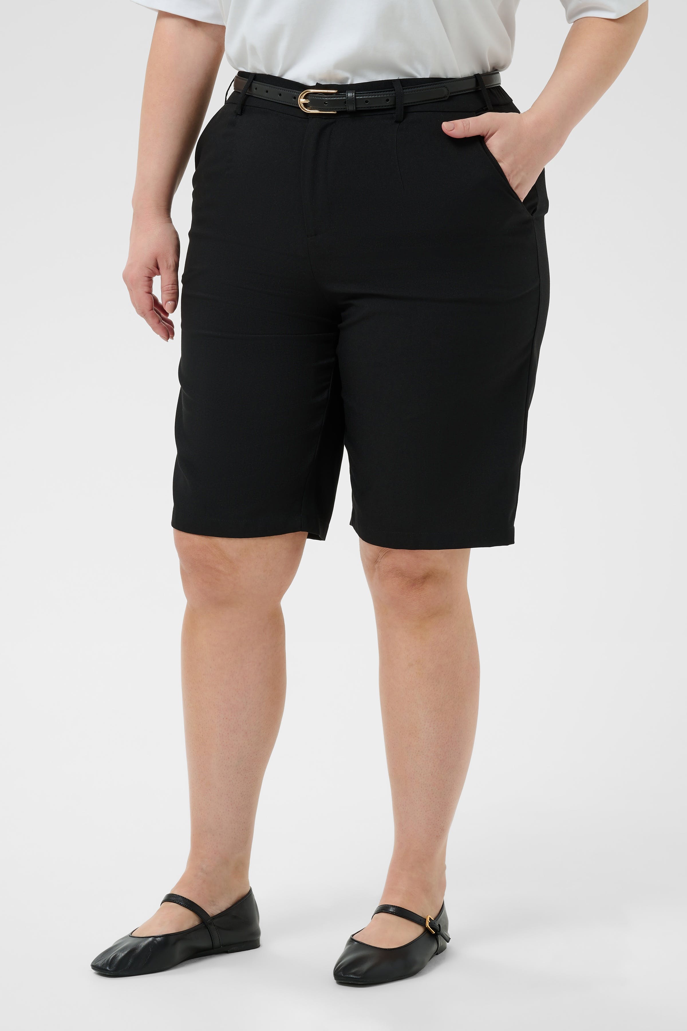 KCjulia Shorts LOOKBOOK FRONT 10584931-106480