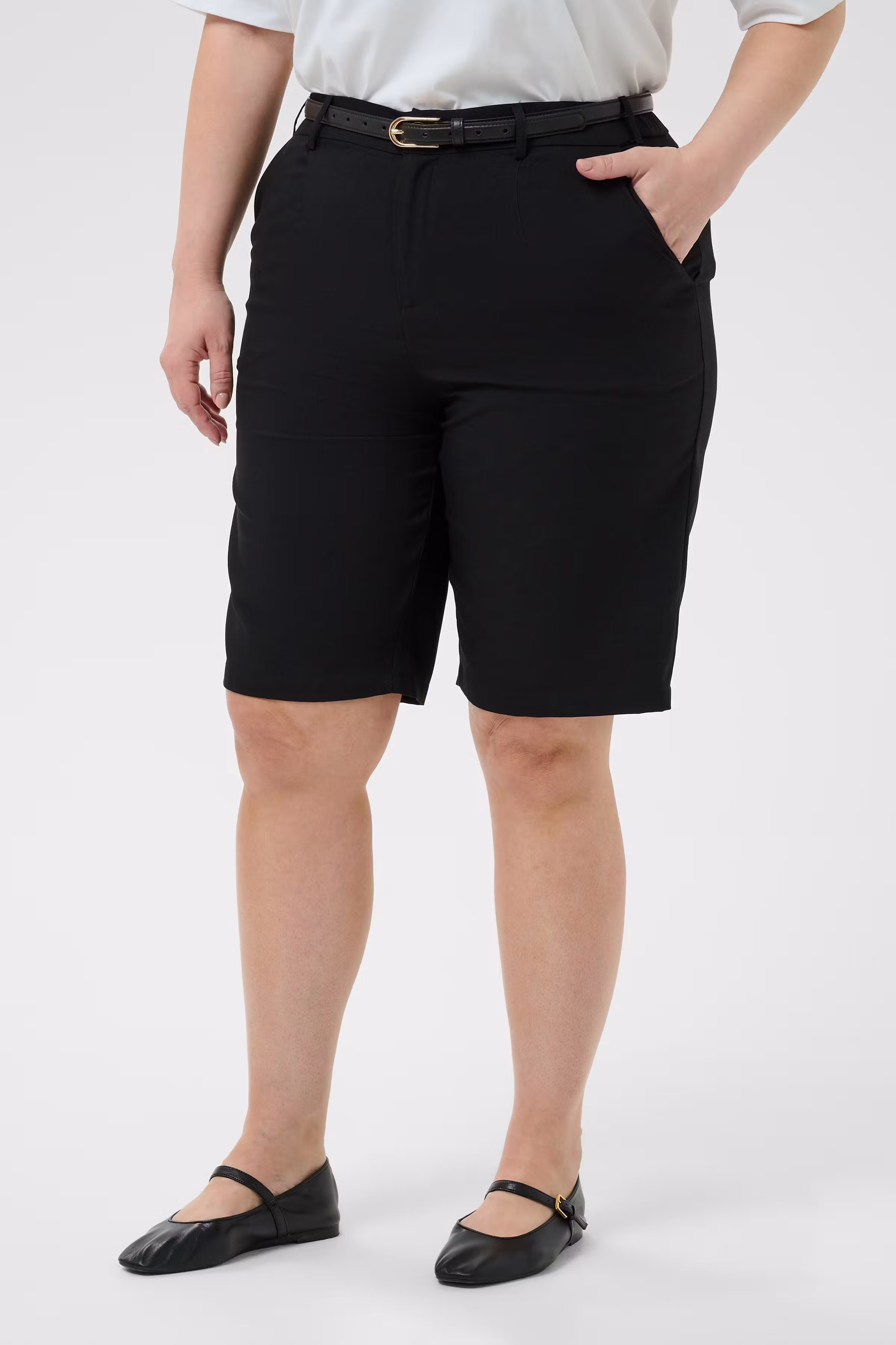 KCjulia Shorts LOOKBOOK FRONT 10584931-106480