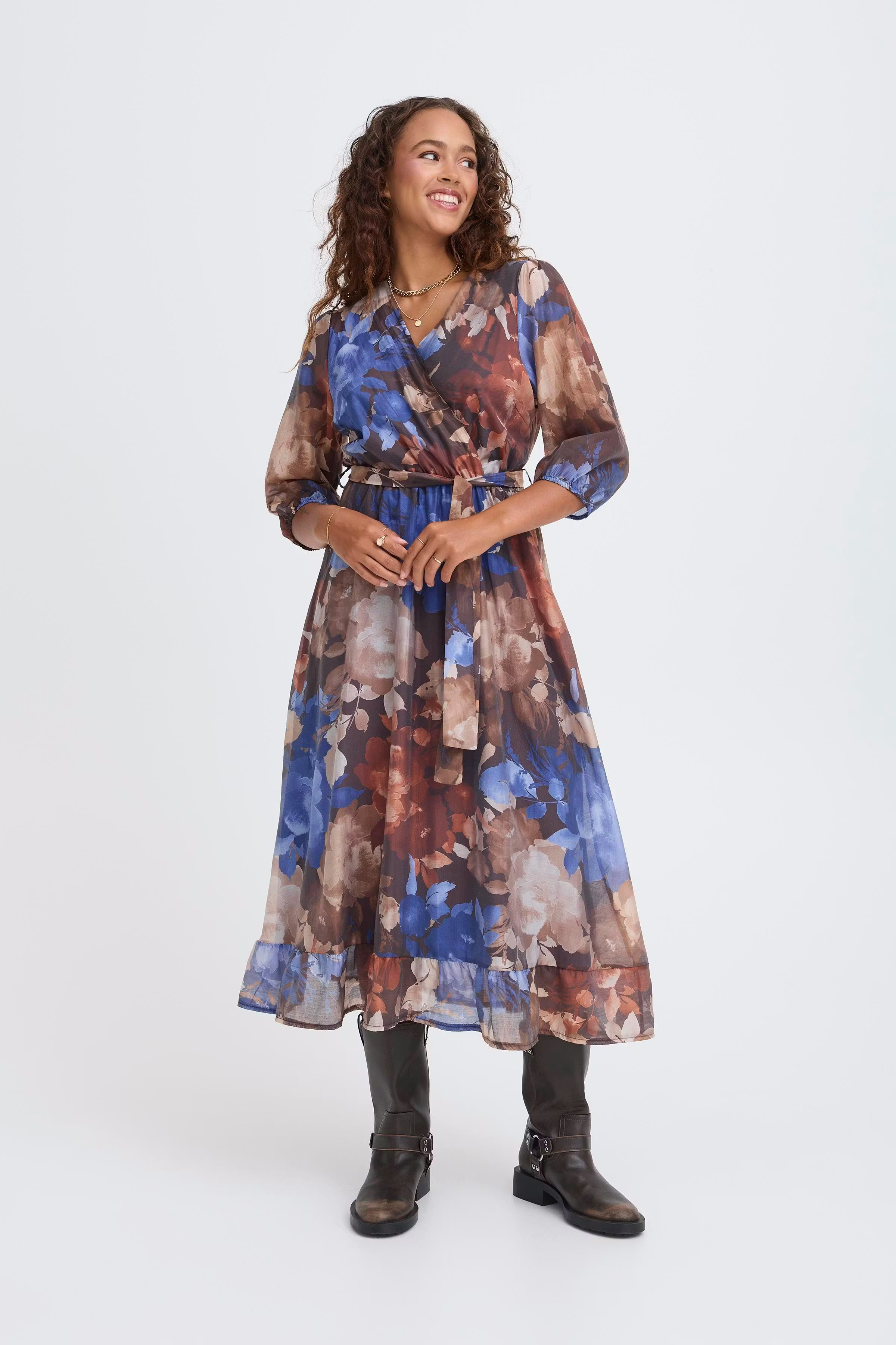 SBLEYIA Kjole LOOKBOOK FRONT 22101080-191109