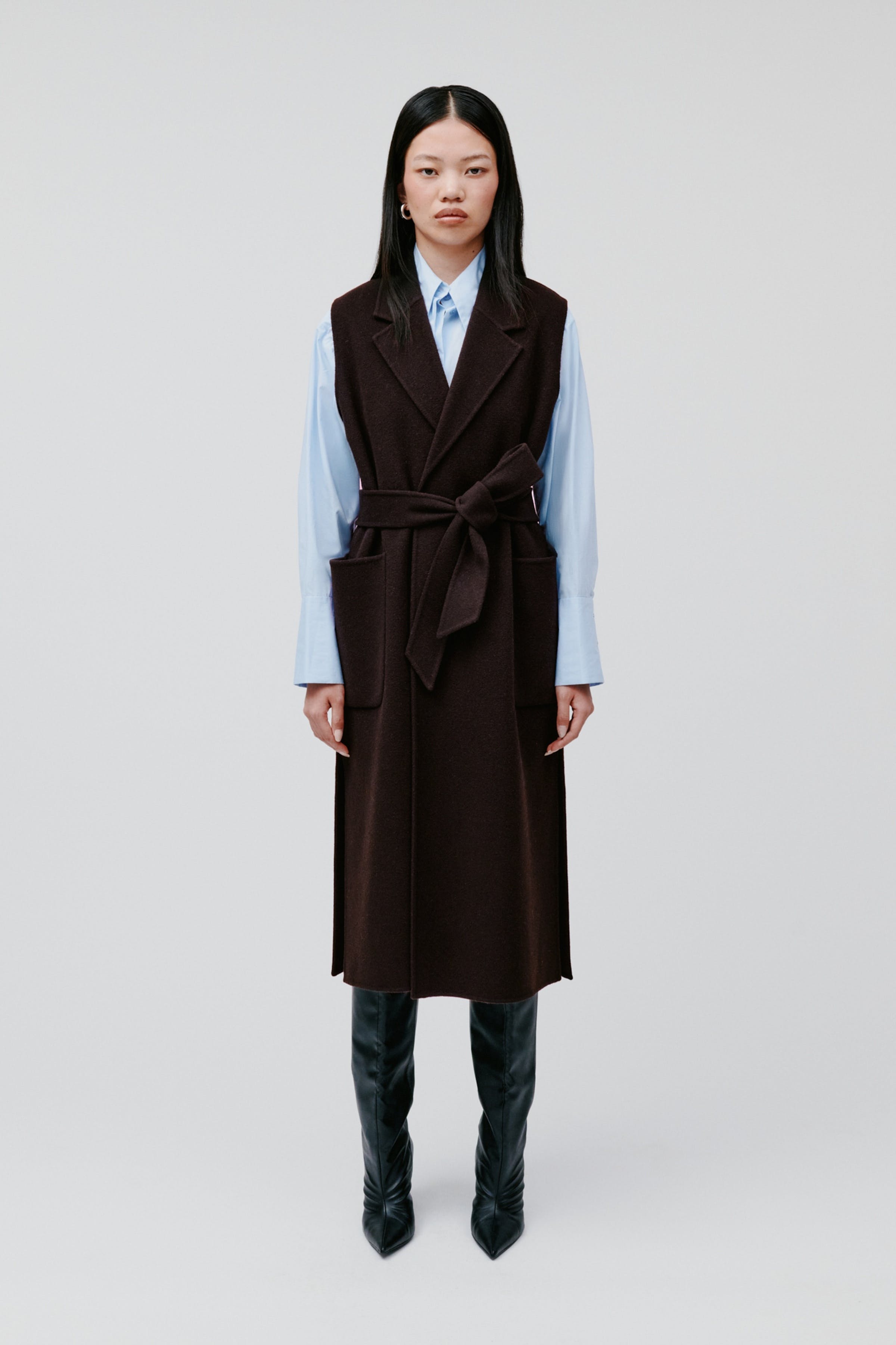 IOCLARISSA Mantel LOOKBOOK FRONT 30600177-BR291