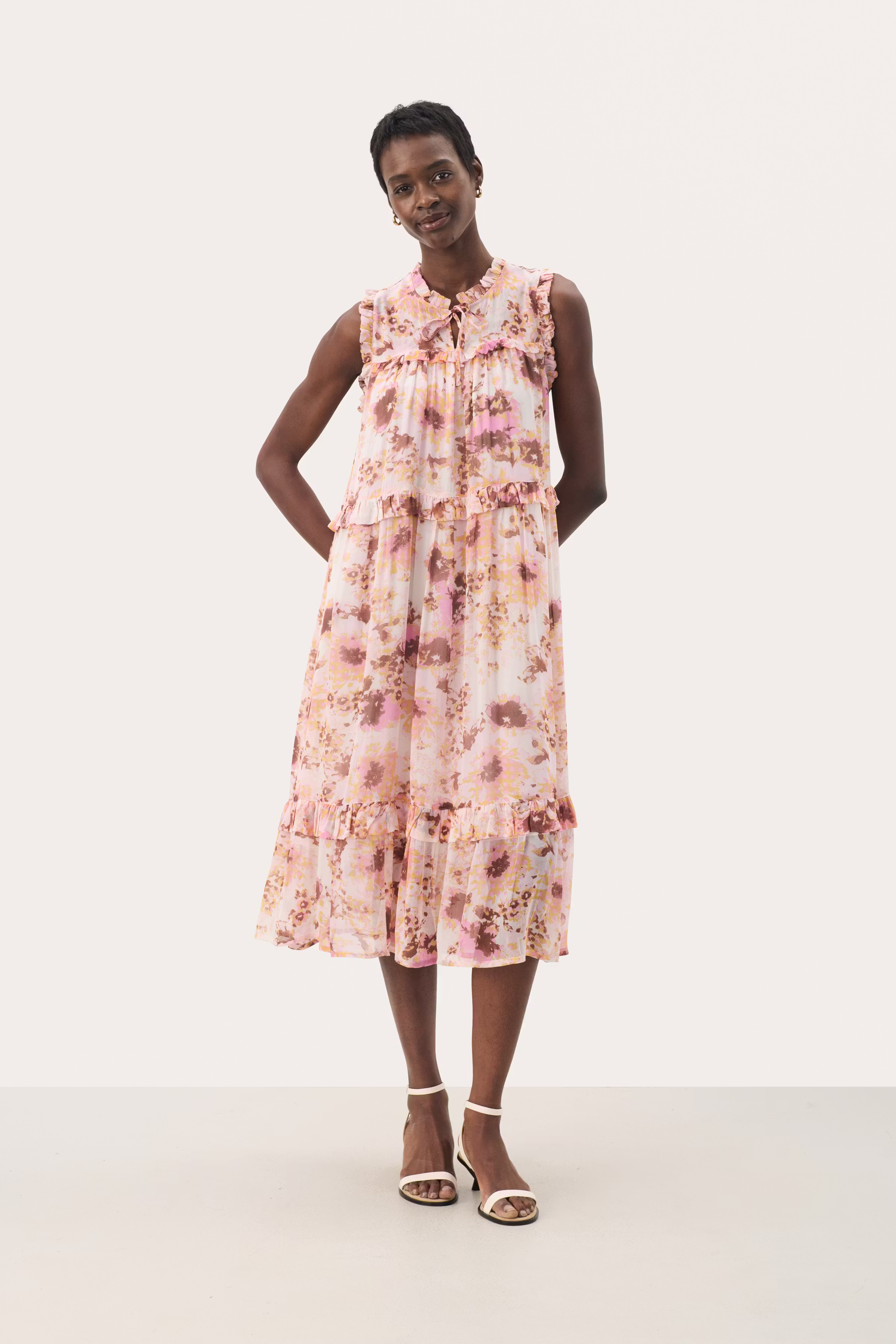 RiyanaPW Kjole LOOKBOOK FRONT 30309622-303767