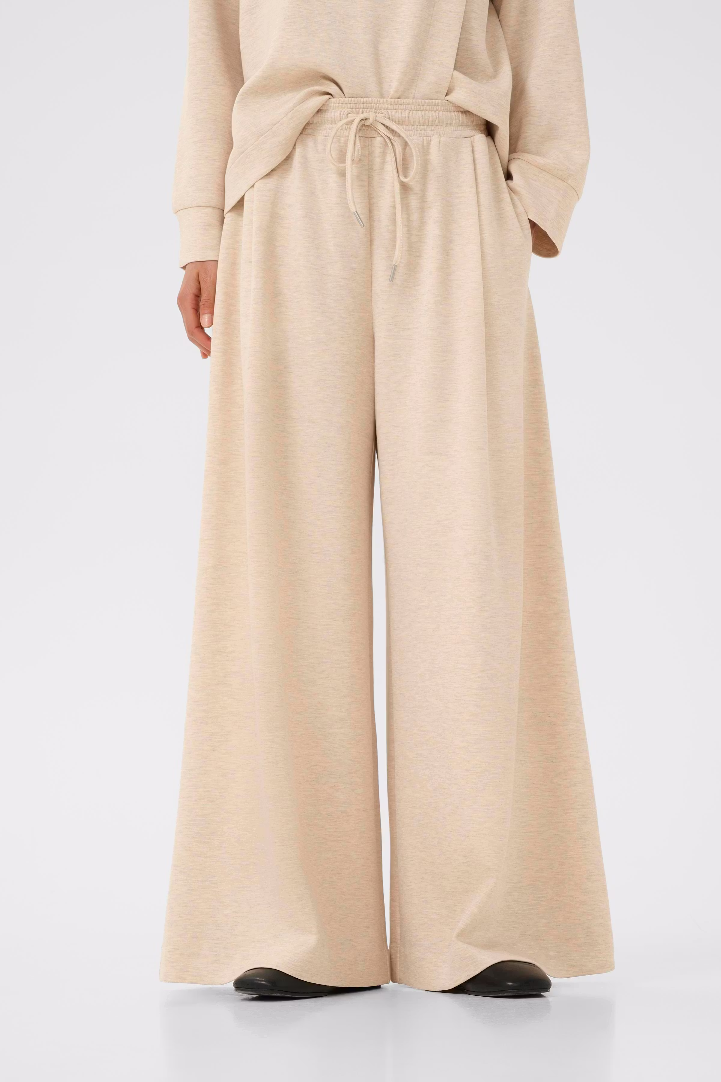 GidaIW Hose LOOKBOOK FRONT 30111107-1304031