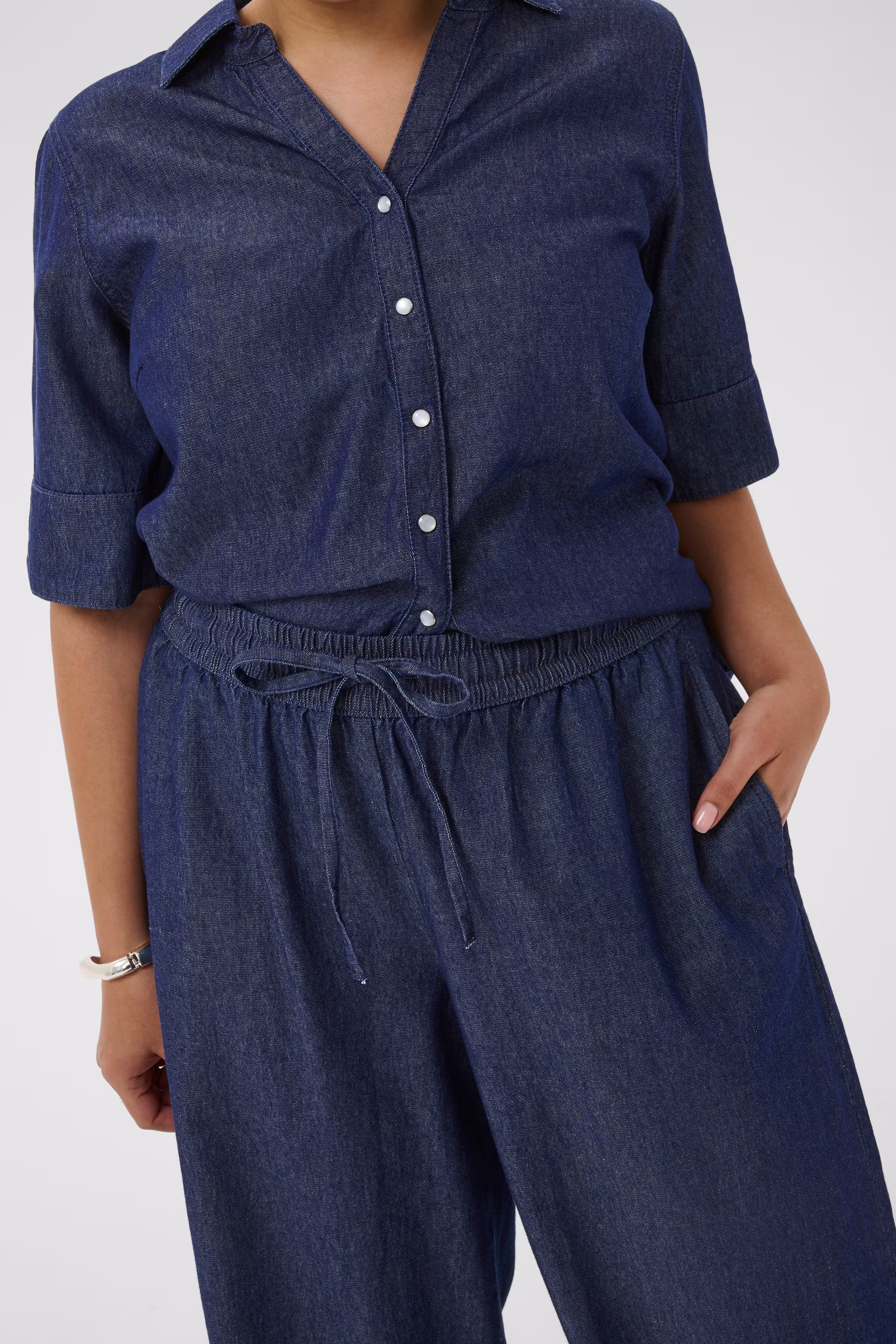 KCjada Hose LOOKBOOK DETAIL 10584170-107709